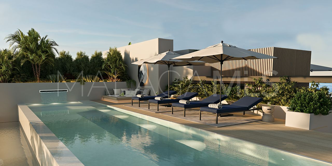 Villa pareada for sale with 4 bedrooms in Marbella Este