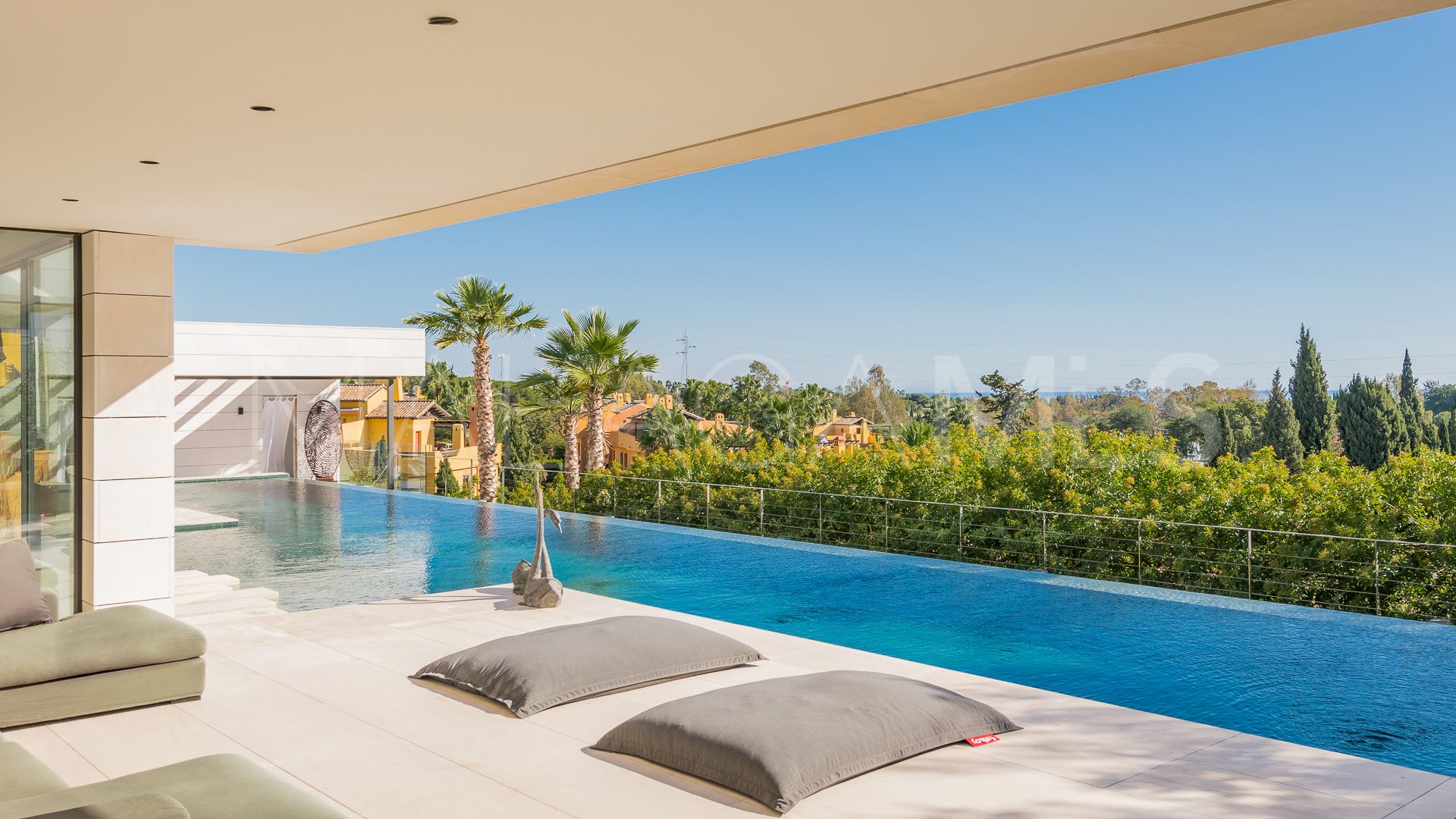 6 bedrooms villa in Lomas del Virrey for sale