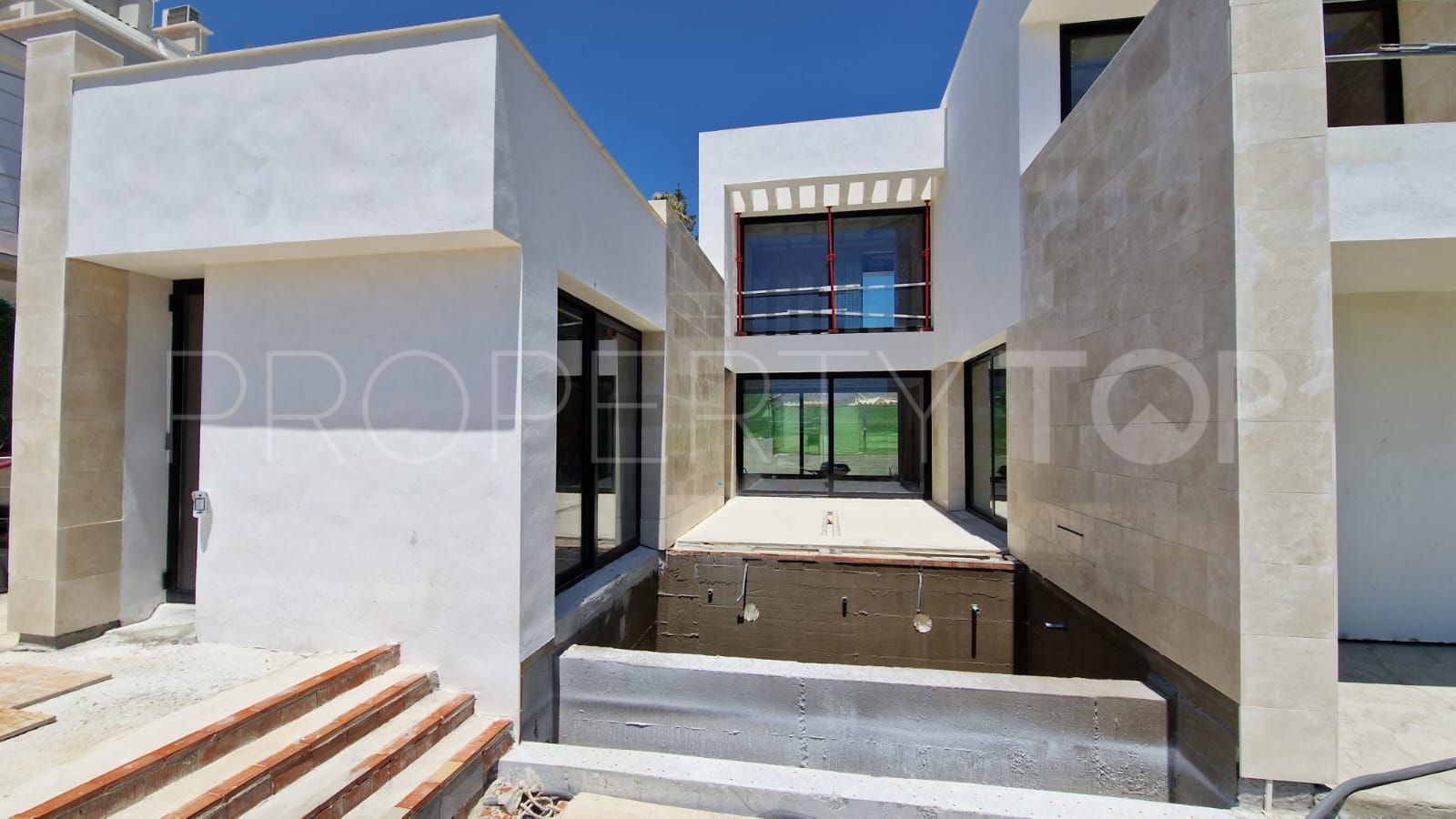 4 bedrooms villa in Nueva Andalucia for sale