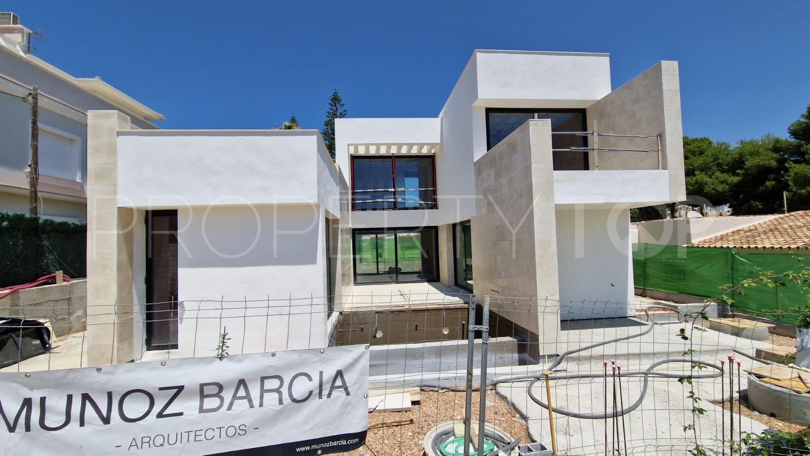 4 bedrooms villa in Nueva Andalucia for sale