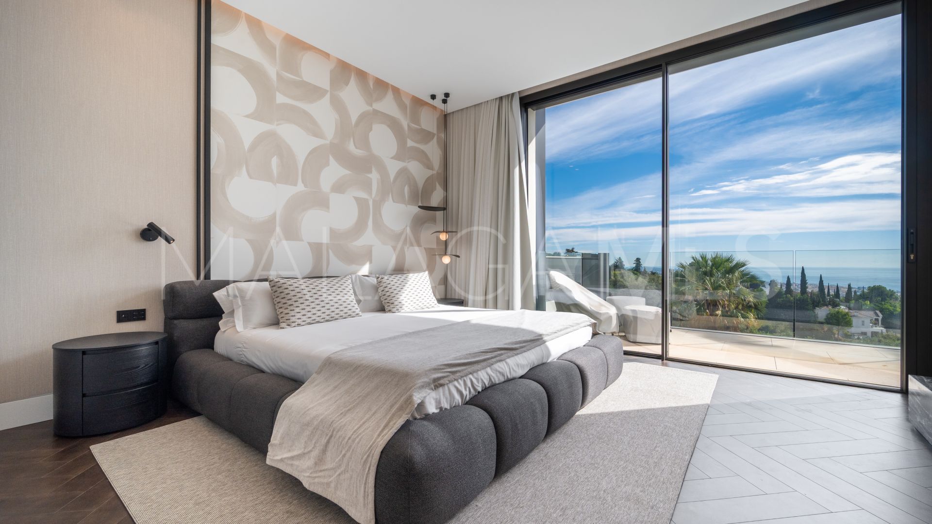 Villa for sale in Cascada de Camojan