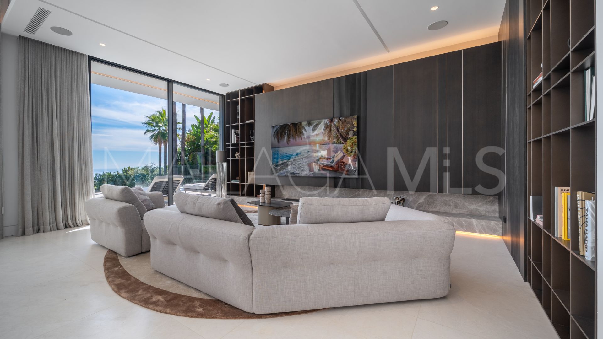 Villa for sale in Cascada de Camojan