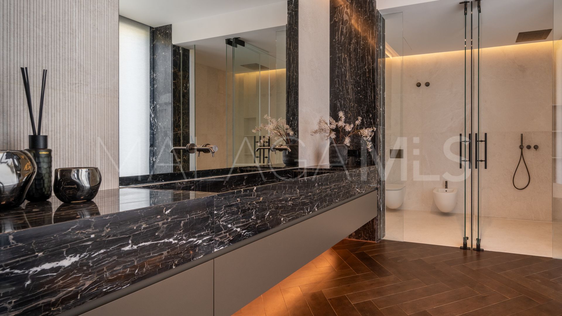 Villa for sale in Cascada de Camojan