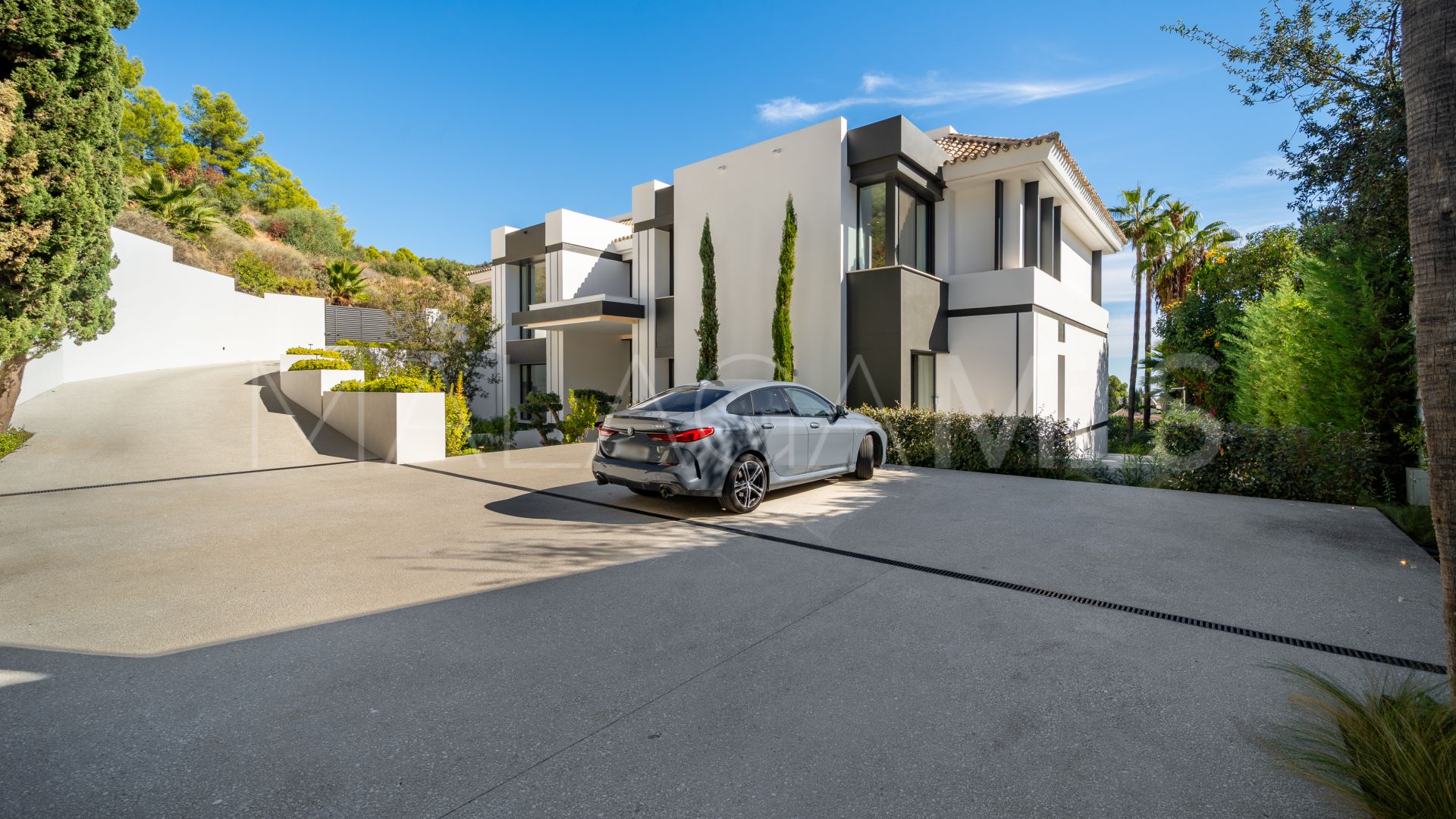 Villa for sale in Cascada de Camojan