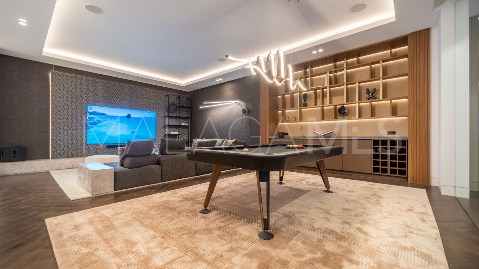 Villa for sale in Cascada de Camojan