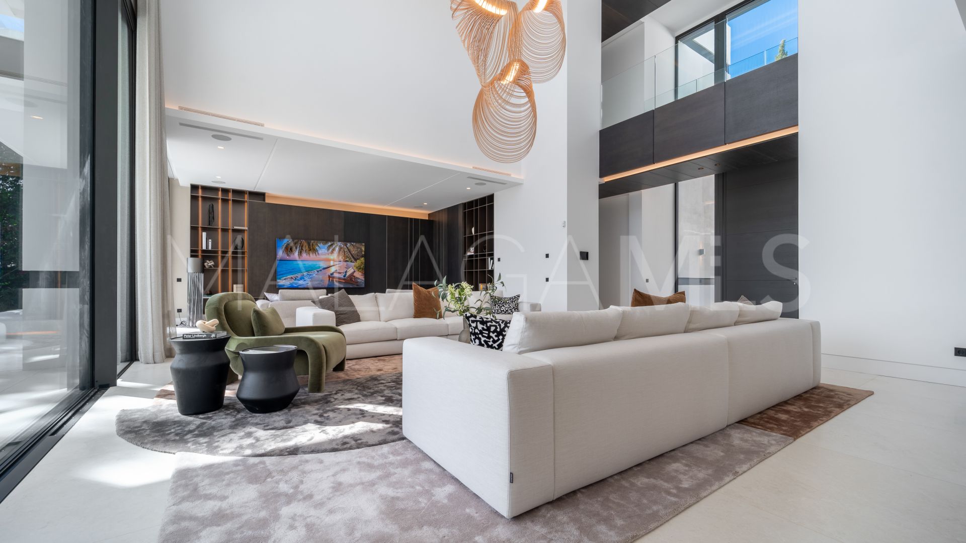 Villa for sale in Cascada de Camojan