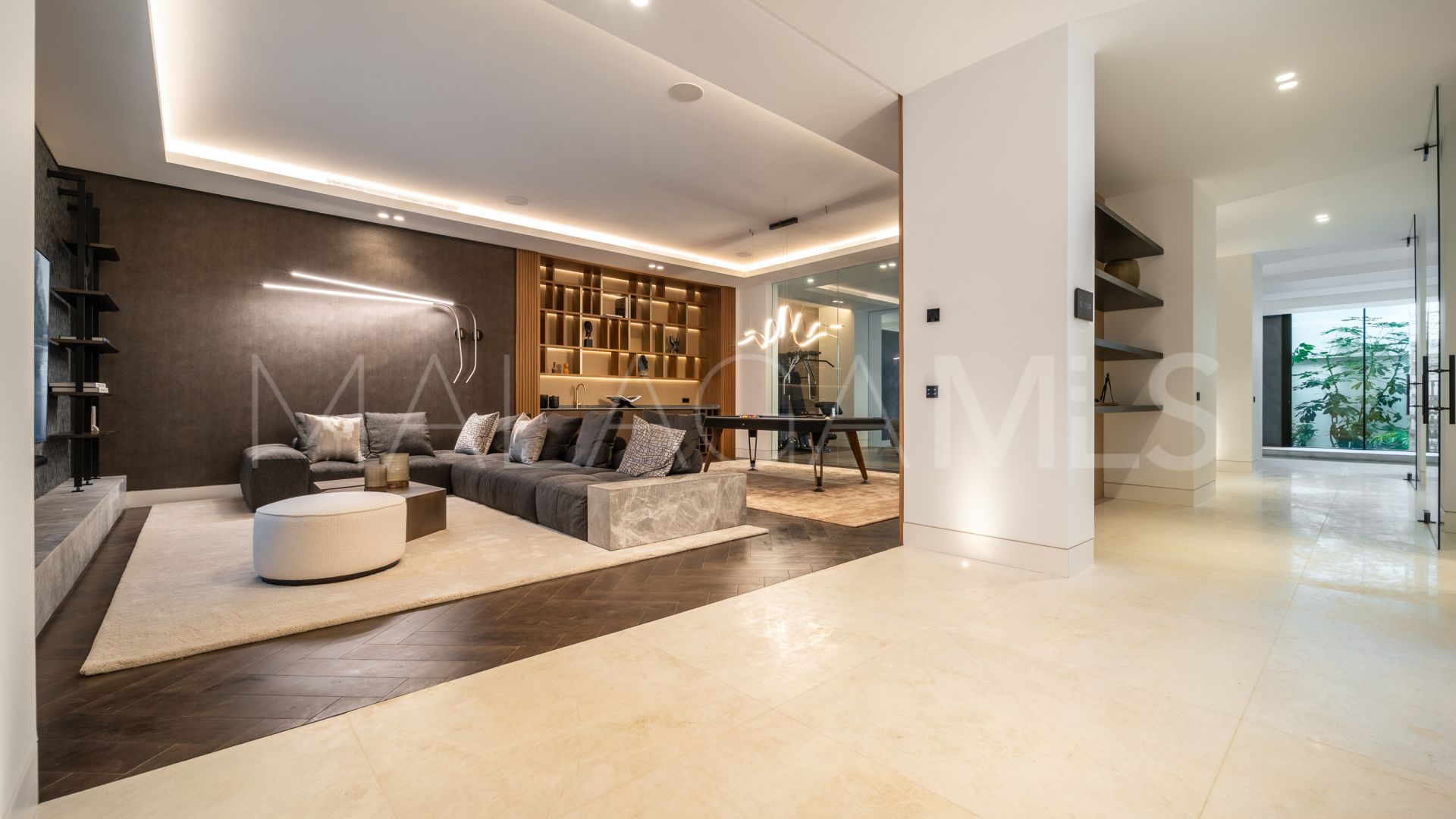 Villa for sale in Cascada de Camojan