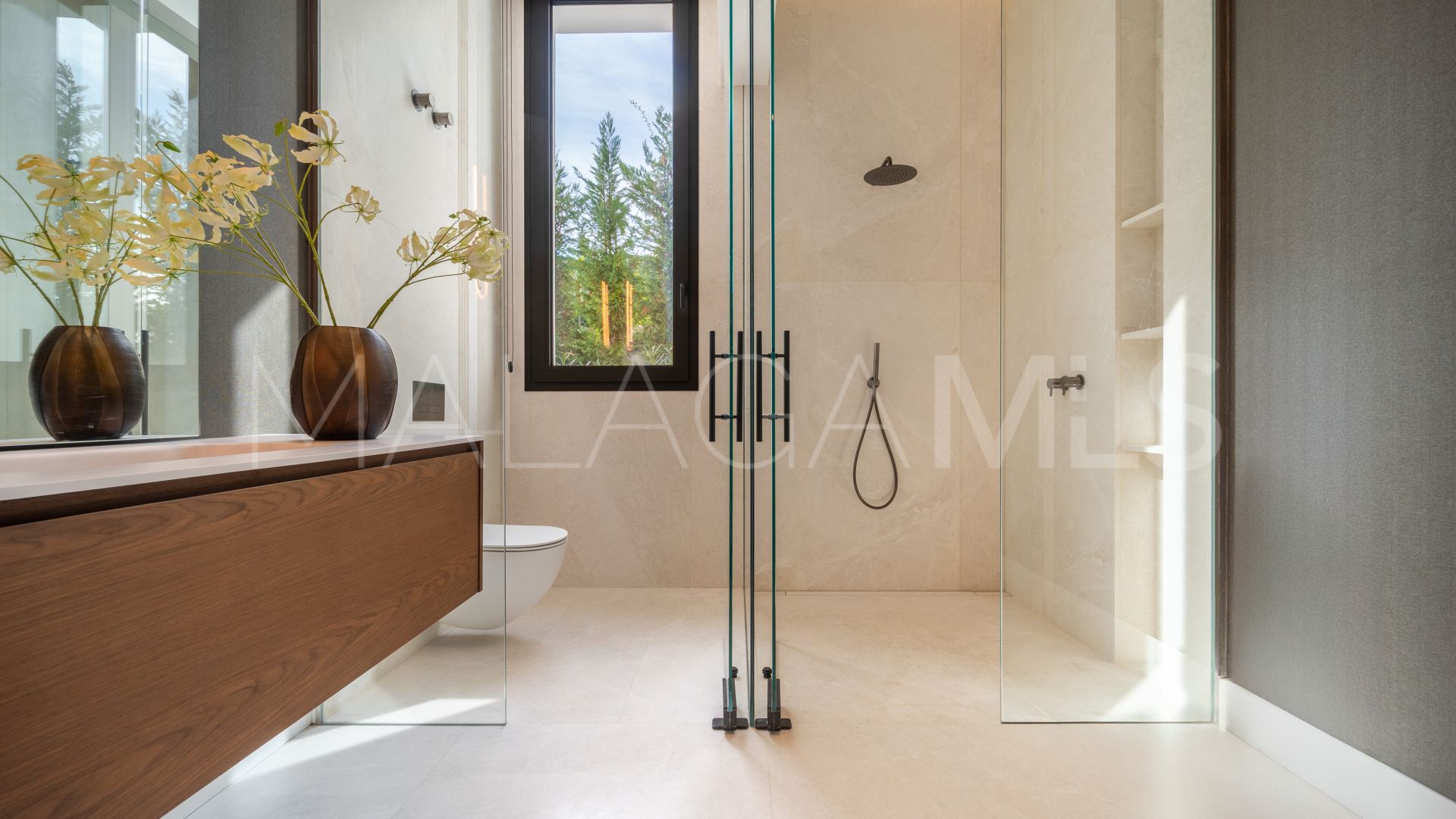 Villa for sale in Cascada de Camojan