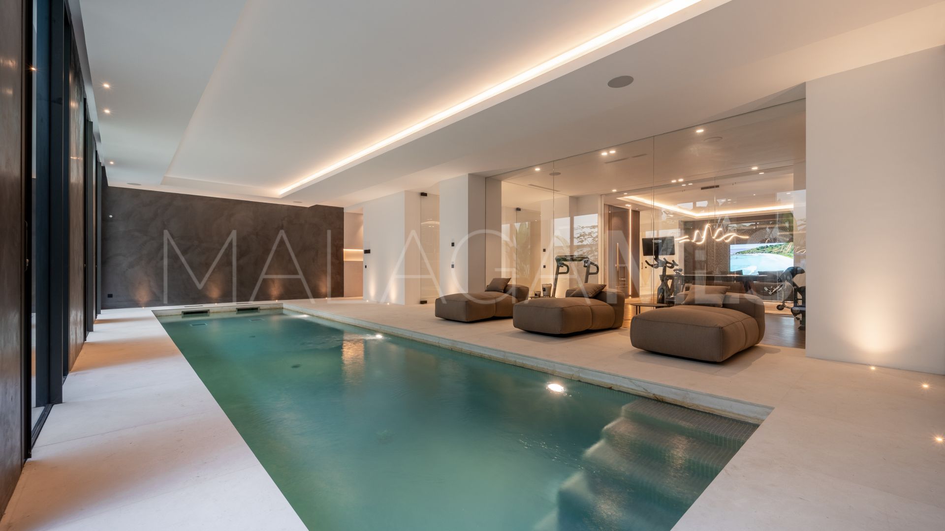 Villa for sale in Cascada de Camojan