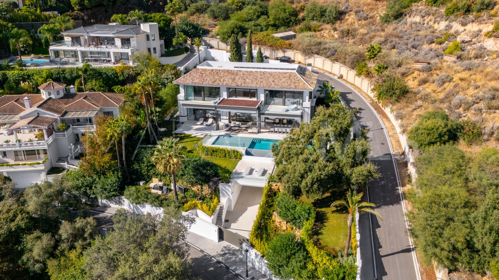 Villa for sale in Cascada de Camojan