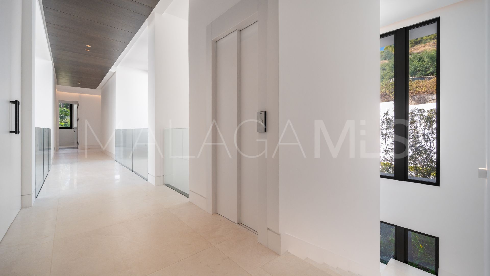 Villa for sale in Cascada de Camojan