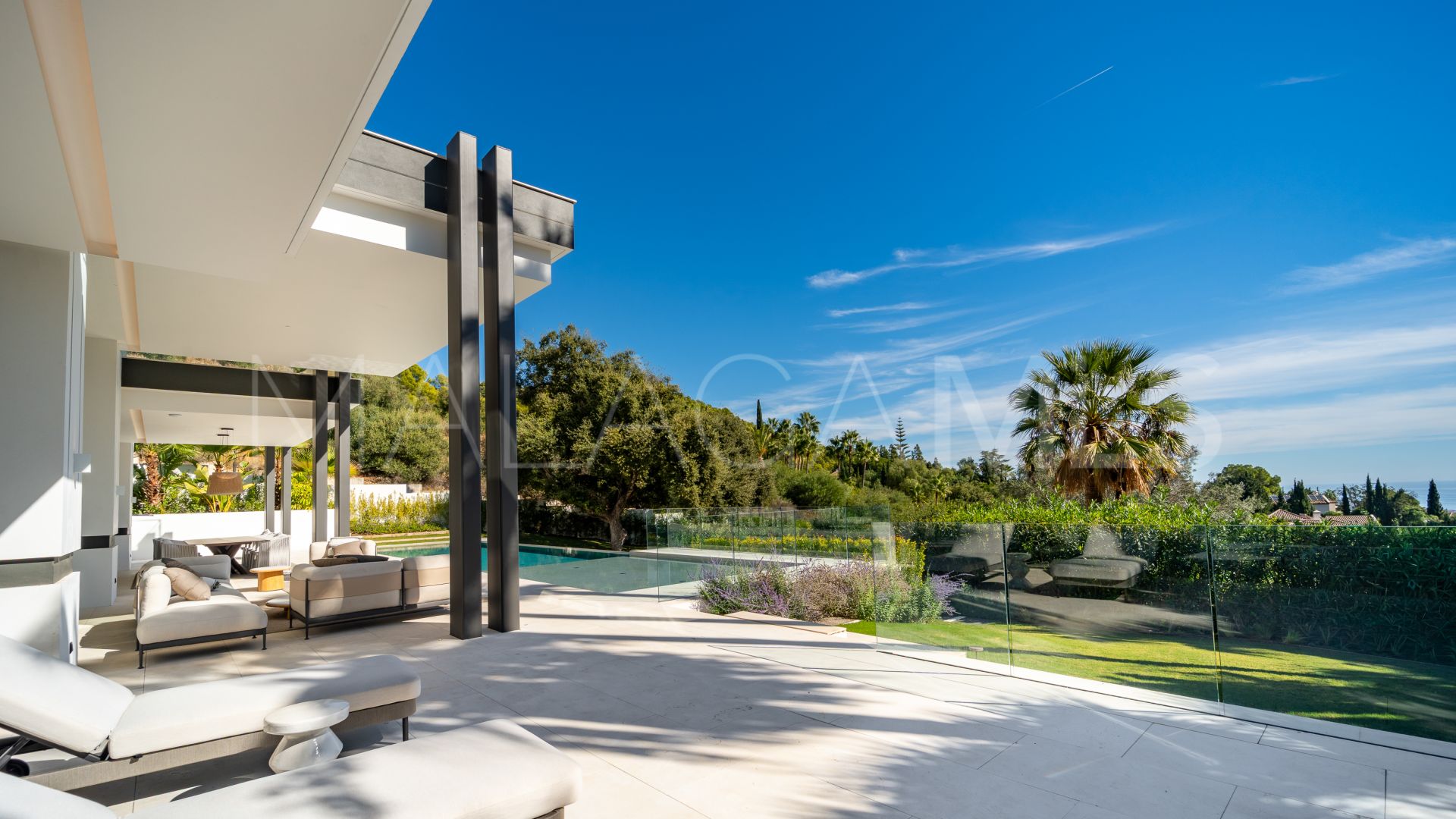 Villa for sale in Cascada de Camojan