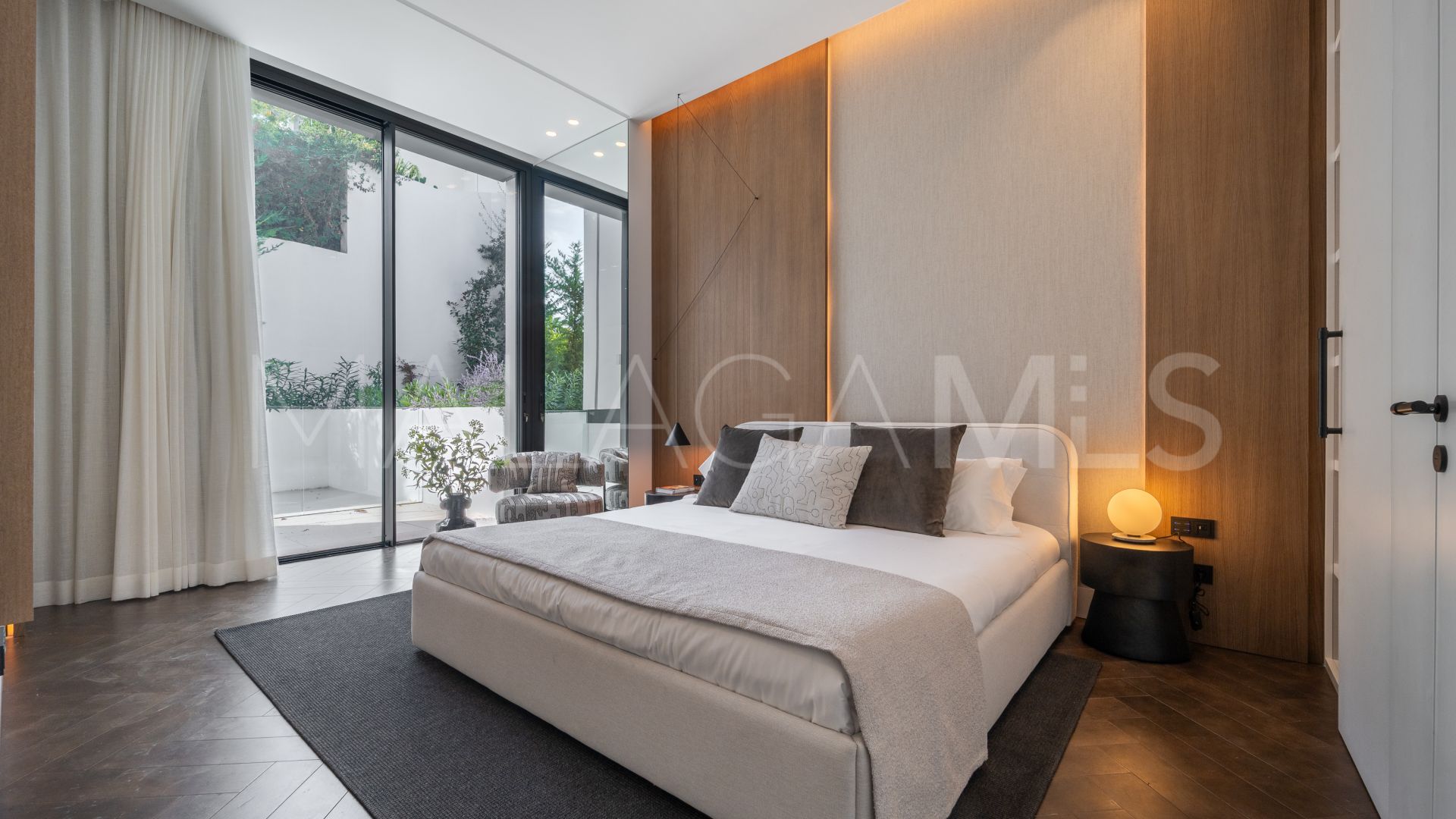 Villa for sale in Cascada de Camojan