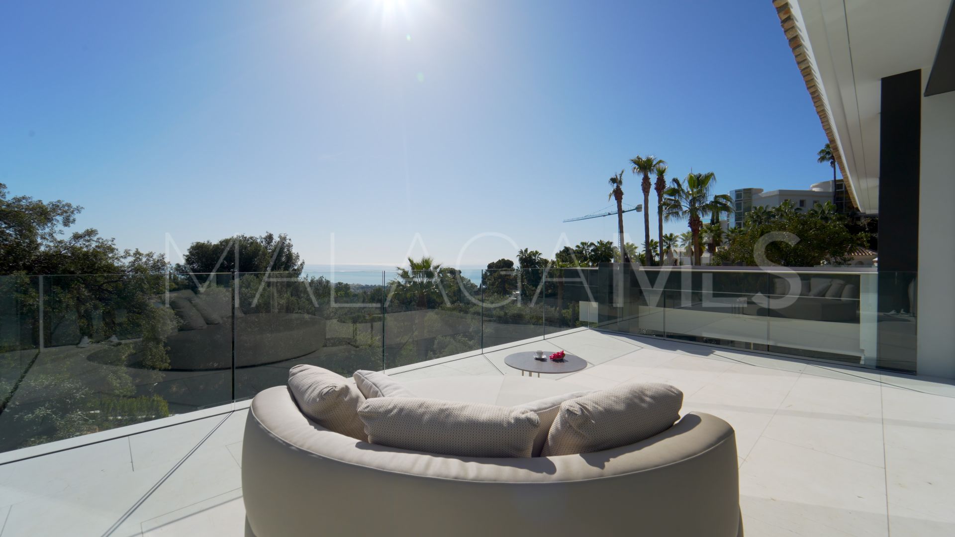 Villa for sale in Cascada de Camojan