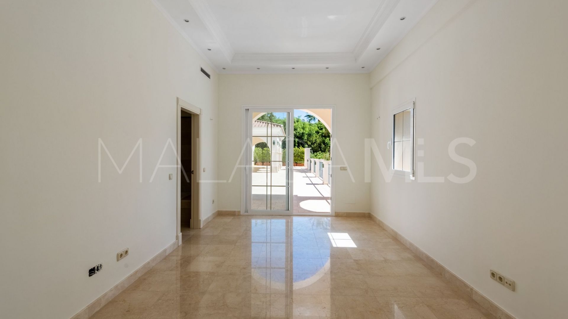 Villa for sale in Los Arqueros