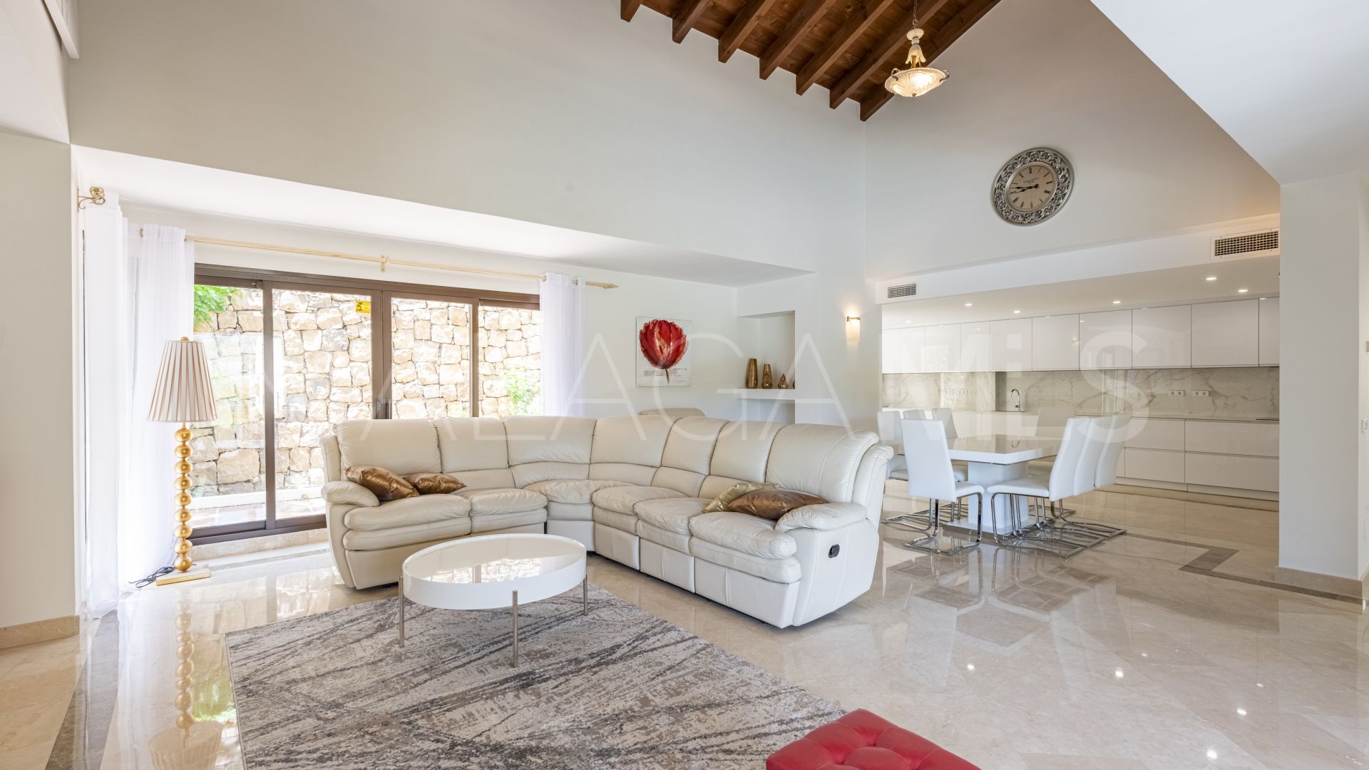 Villa for sale in Los Arqueros