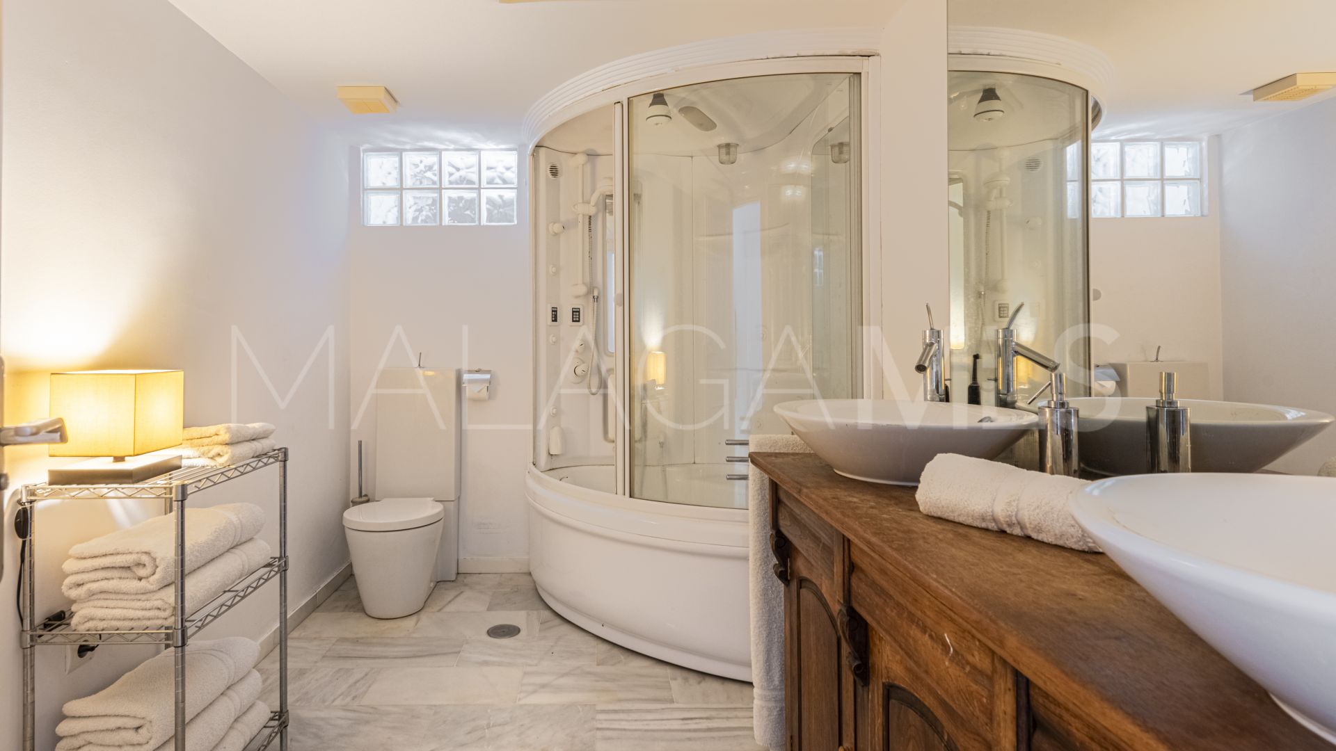 For sale 2 bedrooms apartment in Marbella - Puerto Banus
