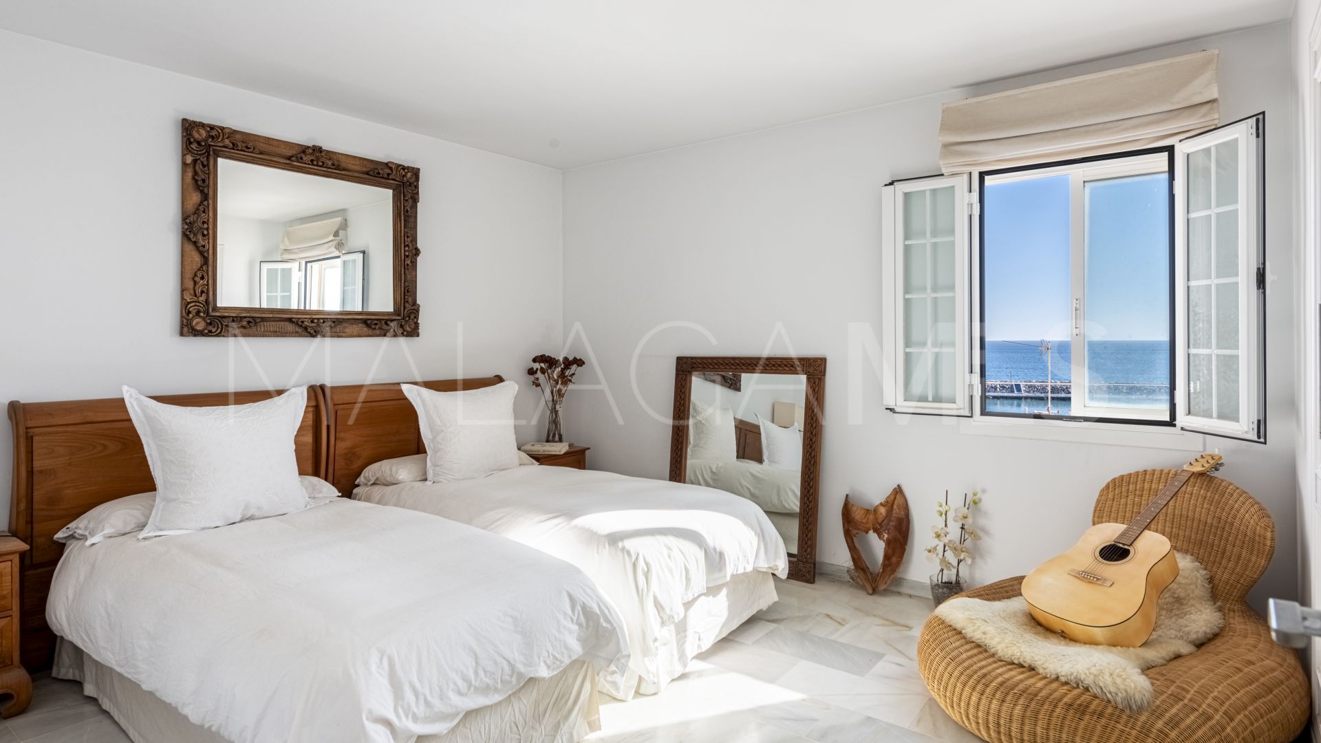 For sale 2 bedrooms apartment in Marbella - Puerto Banus
