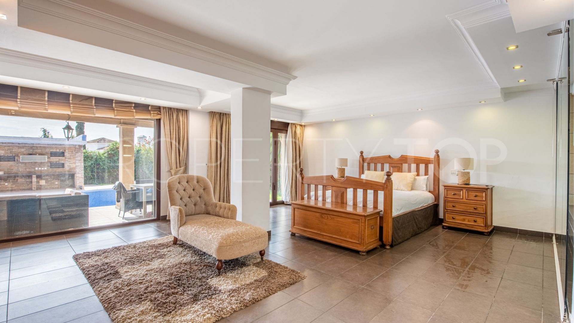 Marbella Golden Mile, villa en venta con 3 dormitorios