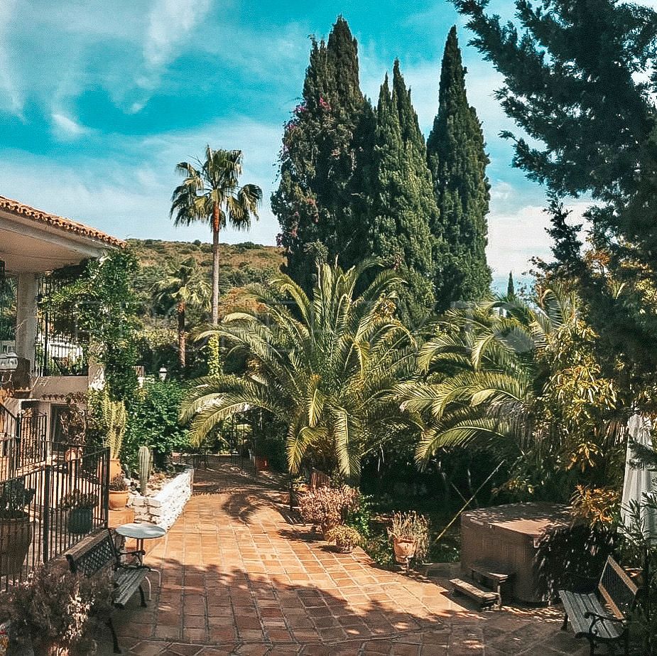 8 bedrooms hotel for sale in Marbella