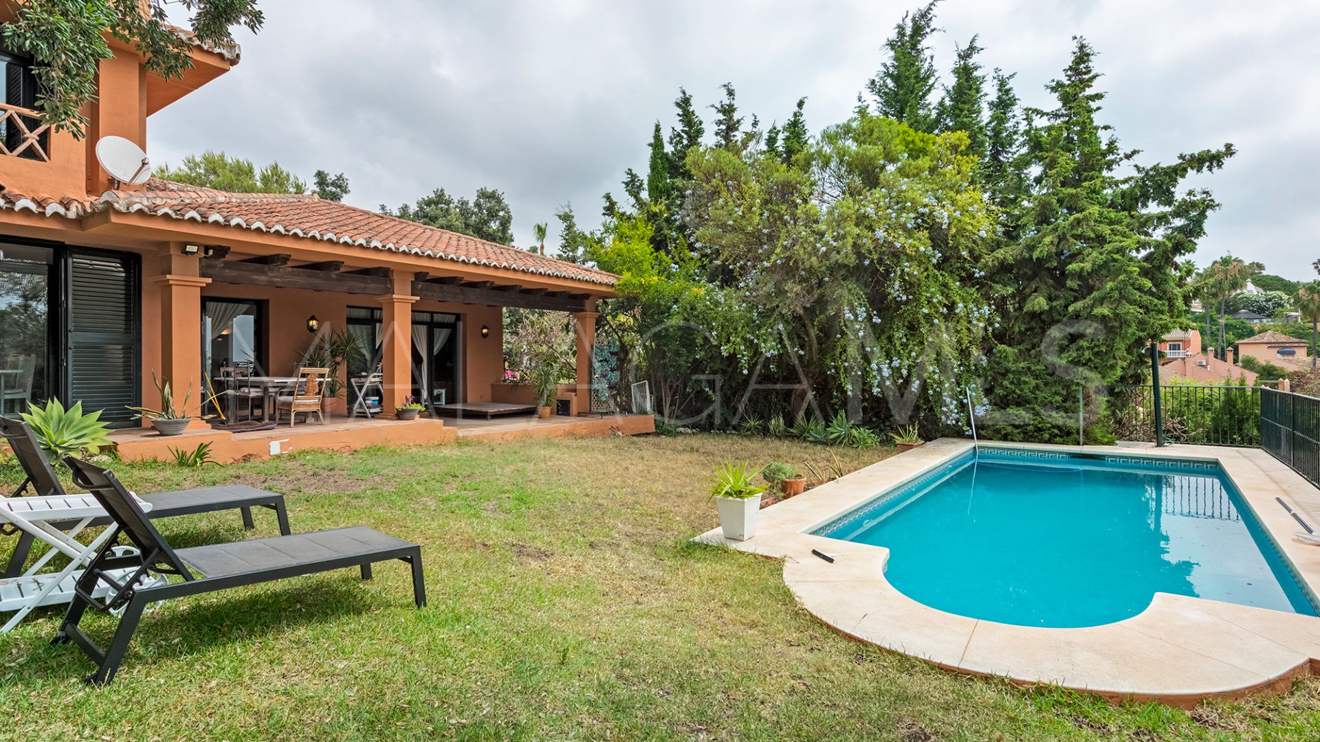 Villa for sale in Sitio de Calahonda with 5 bedrooms