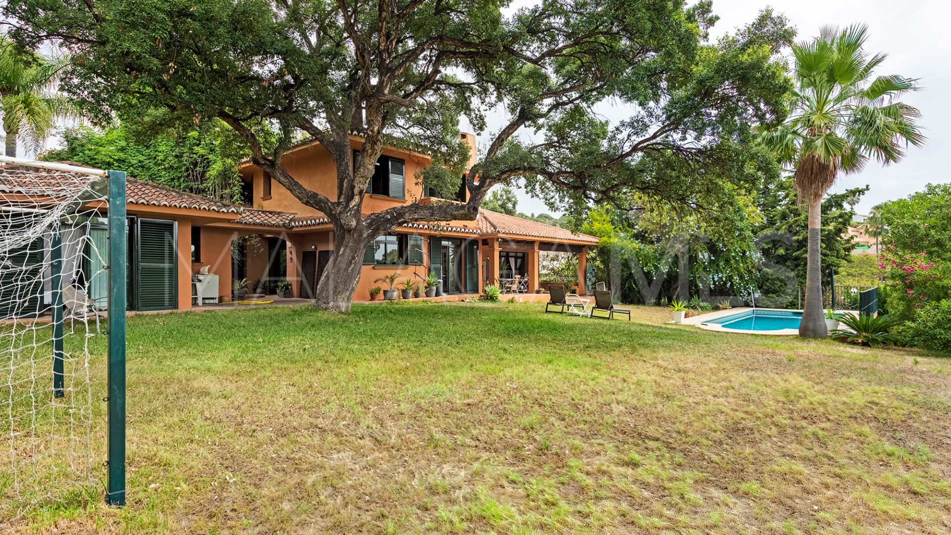 For sale 5 bedrooms villa in Sitio de Calahonda