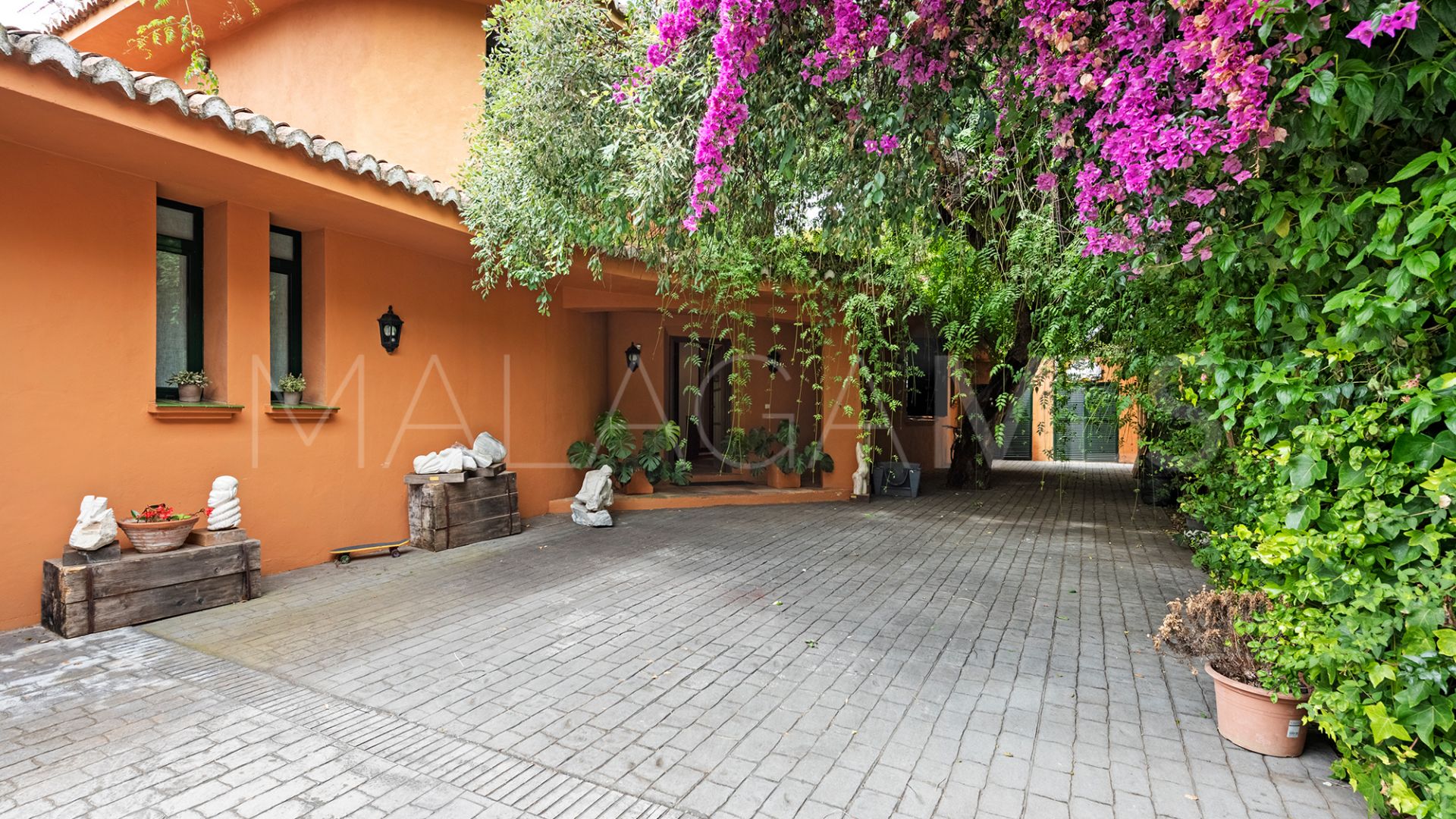 For sale 5 bedrooms villa in Sitio de Calahonda