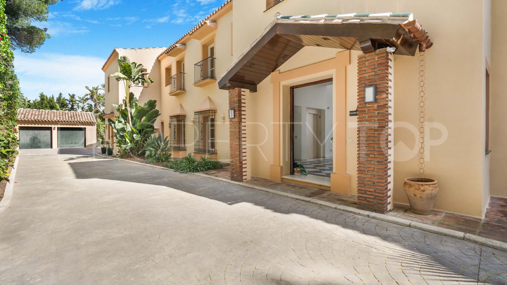 Villa de 7 dormitorios en venta en El Madroñal