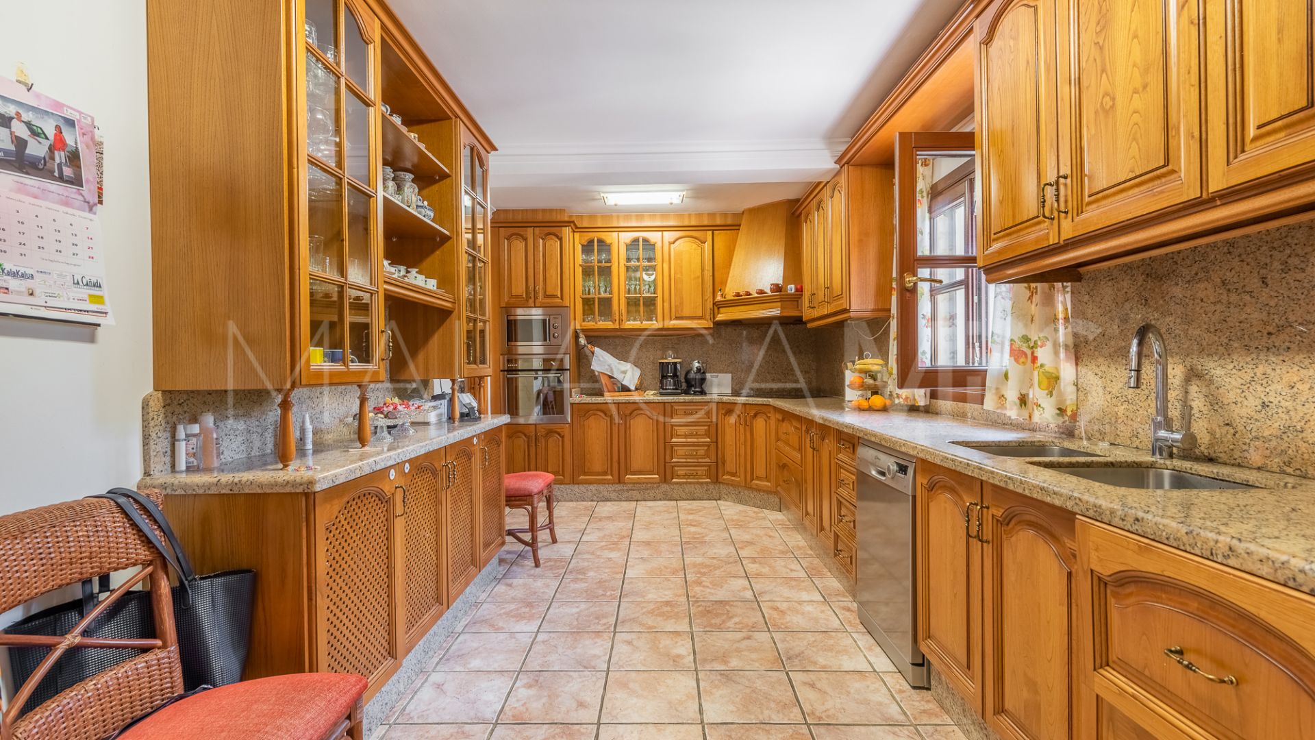 Villa for sale in Estepona