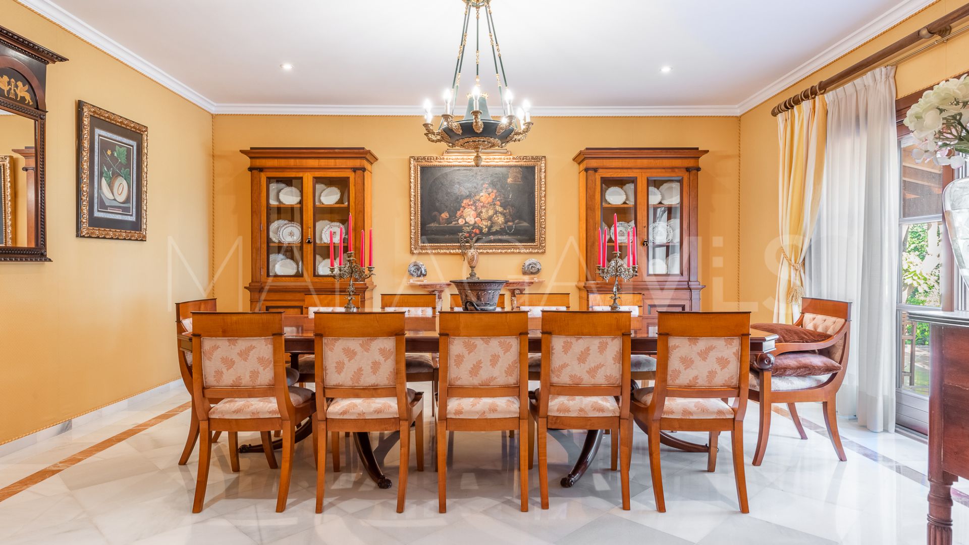 Villa for sale in Estepona