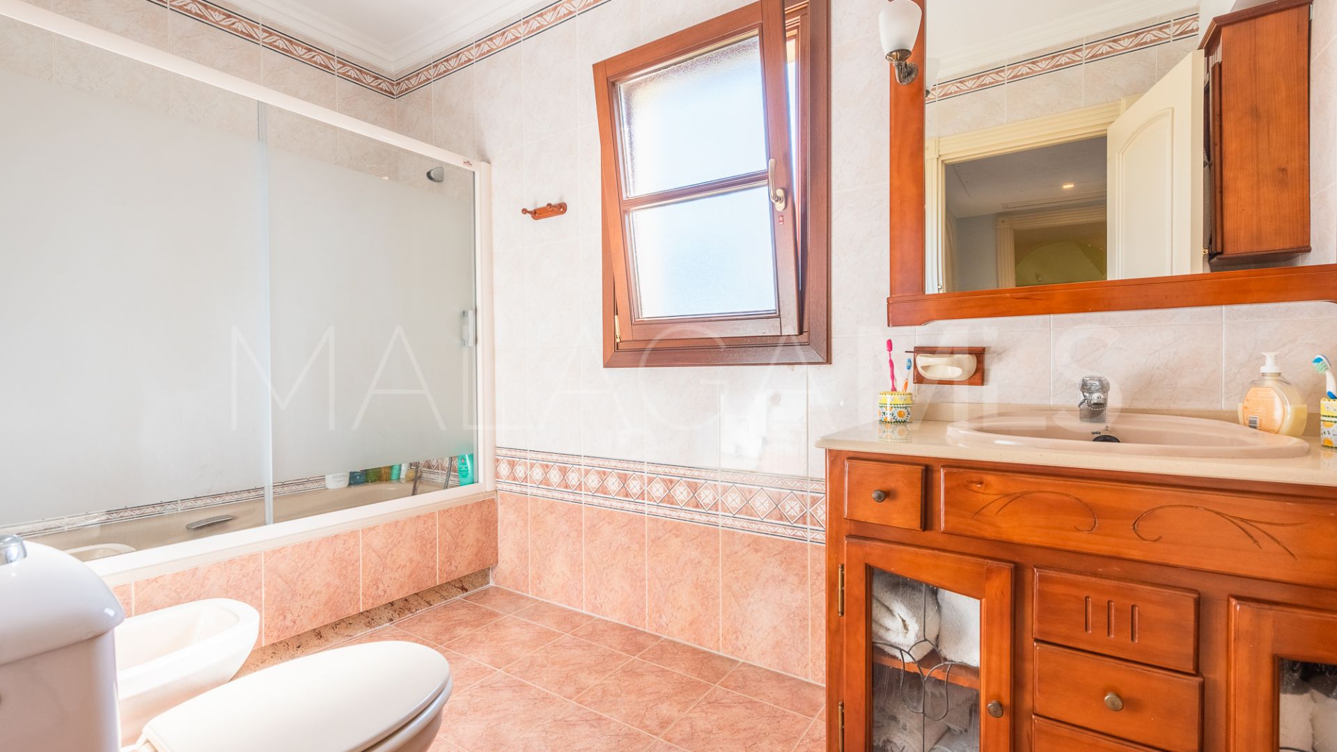 Villa for sale in Estepona