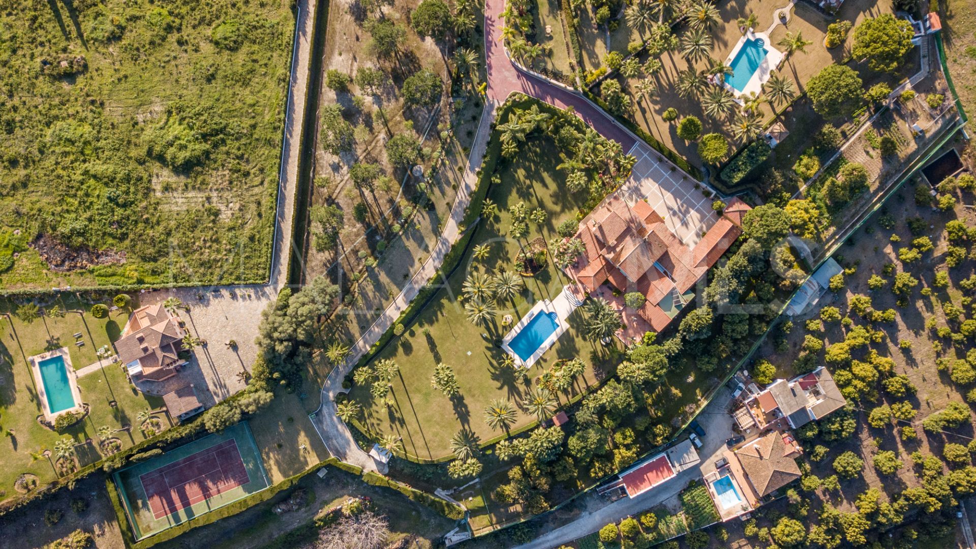 Villa for sale in Estepona