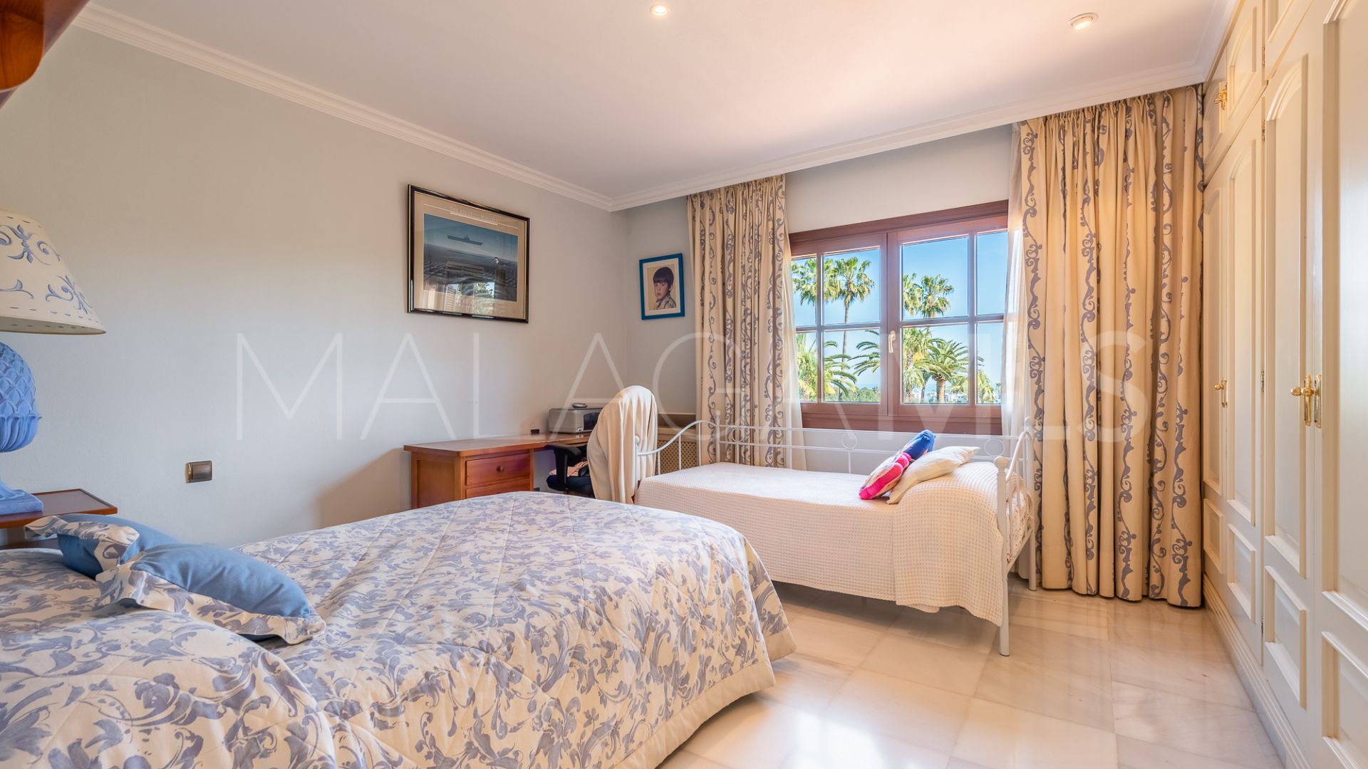 Villa for sale in Estepona