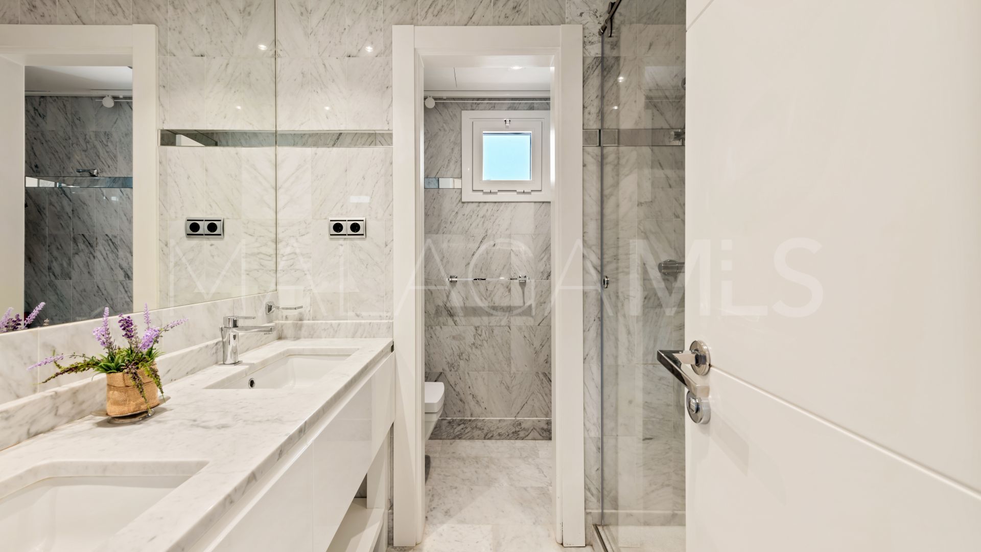 Duplex penthouse for sale in Marina Puente Romano