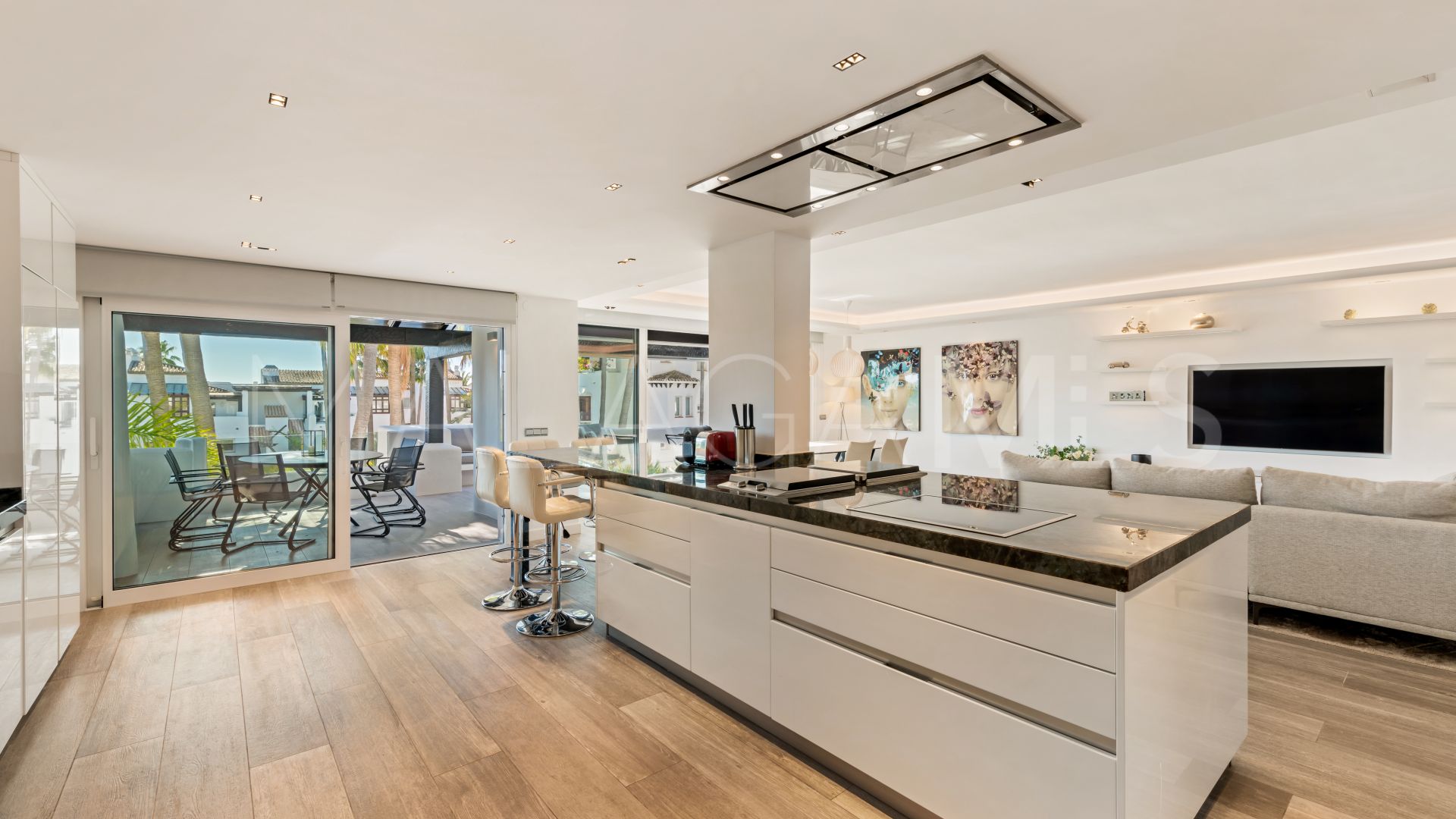 Duplex penthouse for sale in Marina Puente Romano