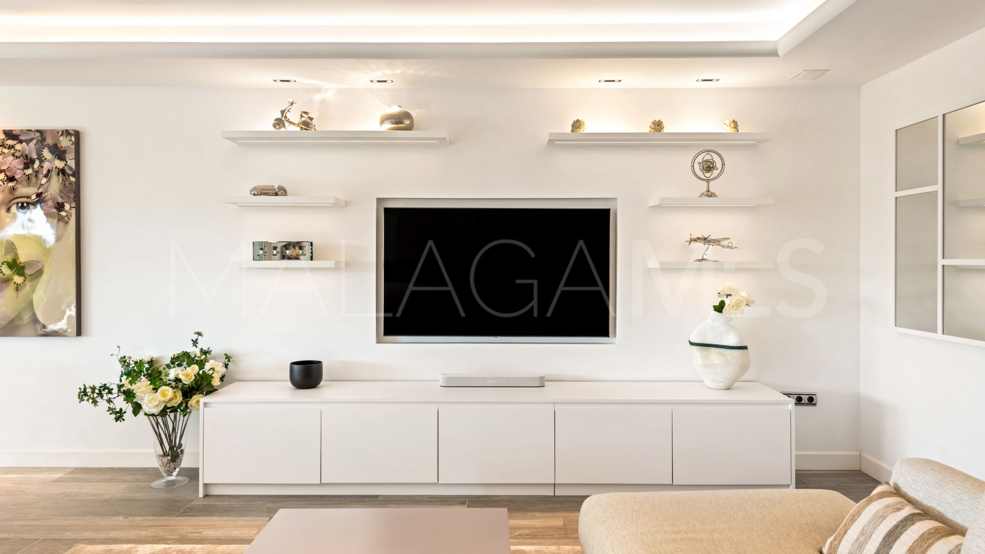 Duplex penthouse for sale in Marina Puente Romano