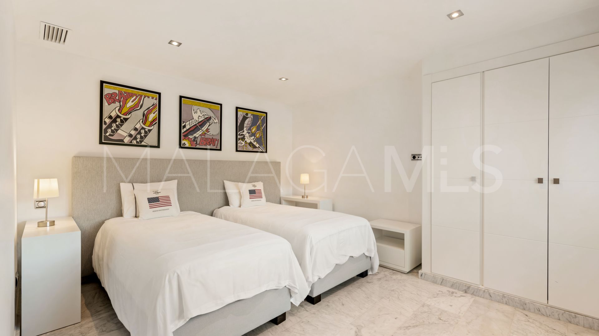 Duplex penthouse for sale in Marina Puente Romano