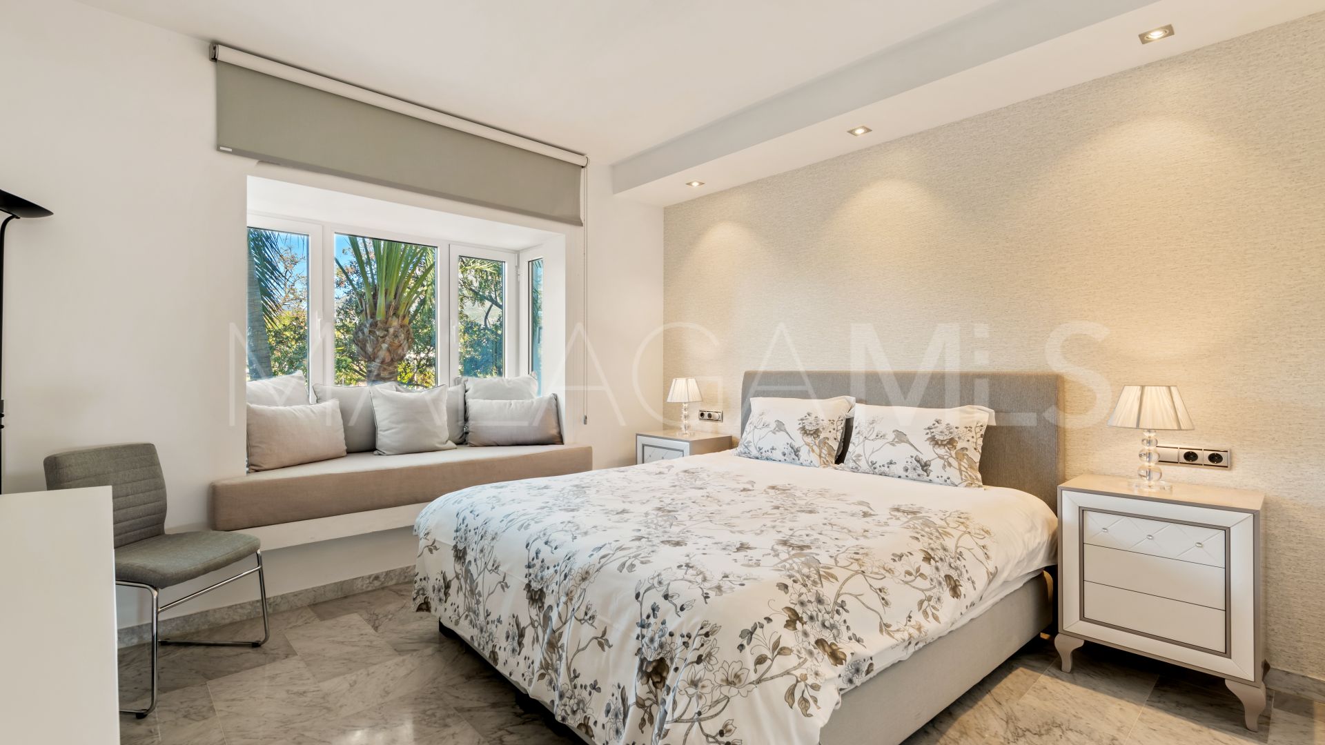 Duplex penthouse for sale in Marina Puente Romano