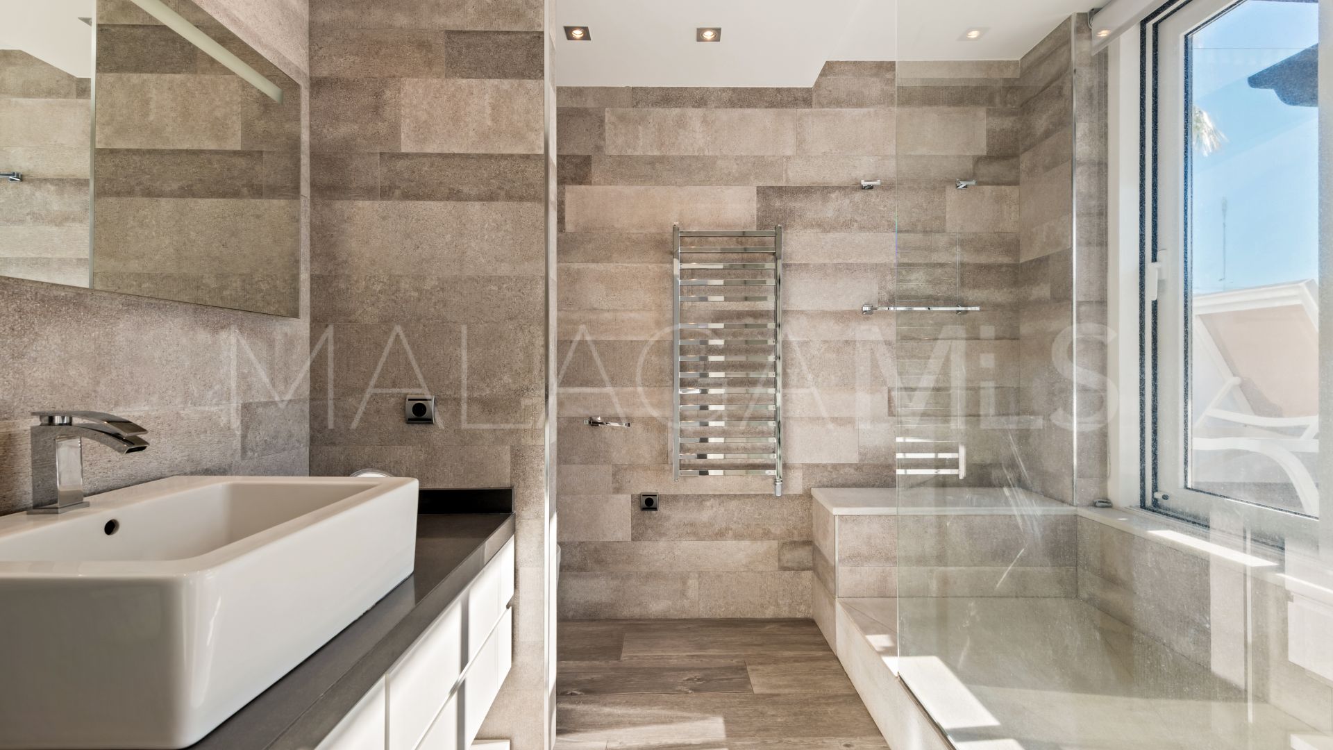 Duplex penthouse for sale in Marina Puente Romano