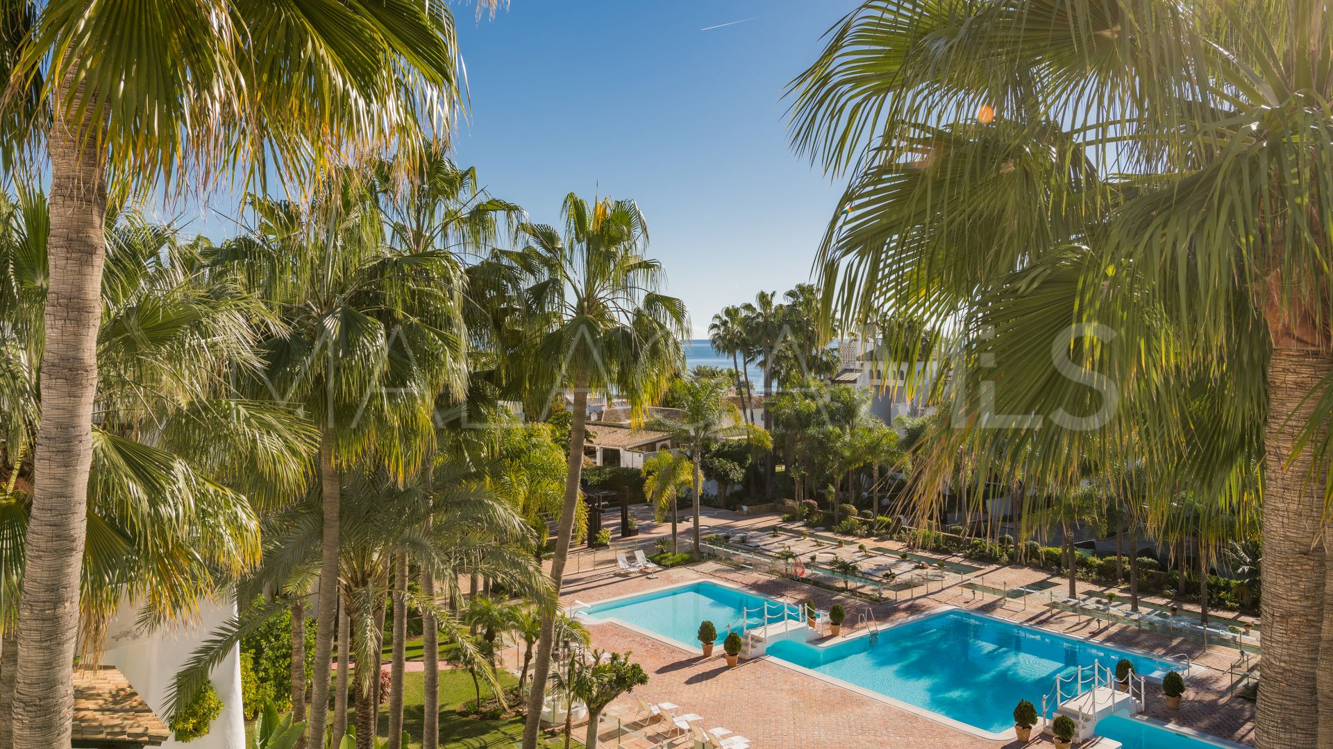 Duplex penthouse for sale in Marina Puente Romano