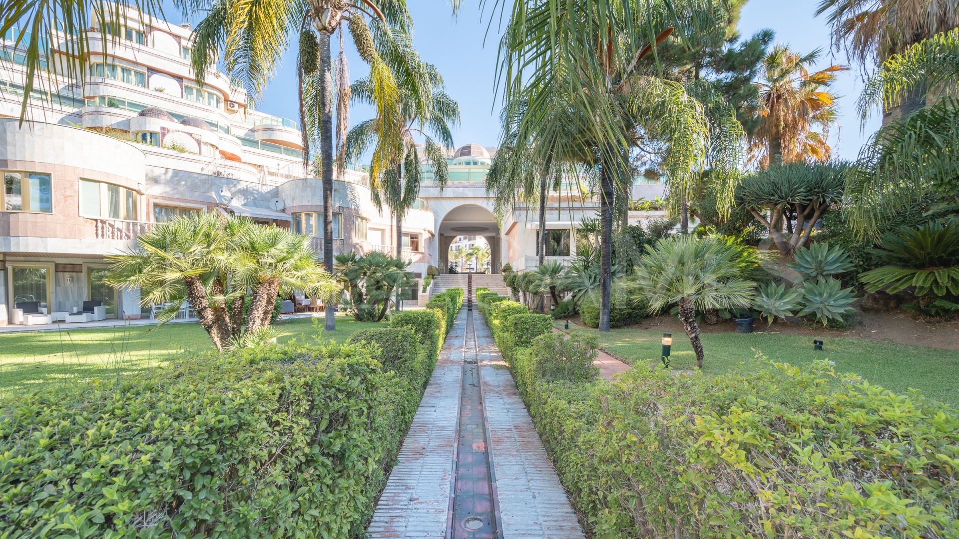 Duplex rez de chaussée for sale in Gray D'Albion