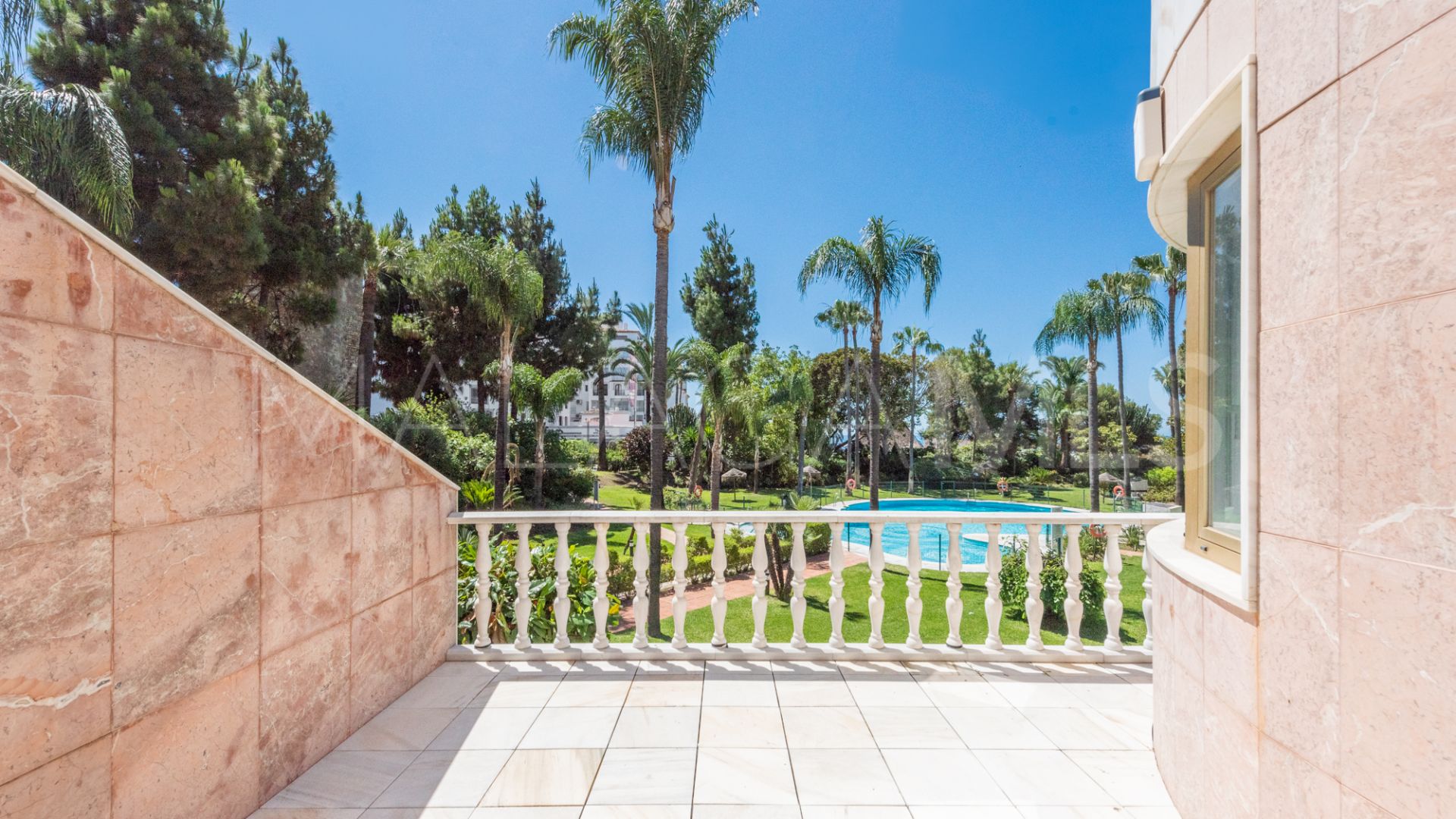 Duplex rez de chaussée for sale in Gray D'Albion