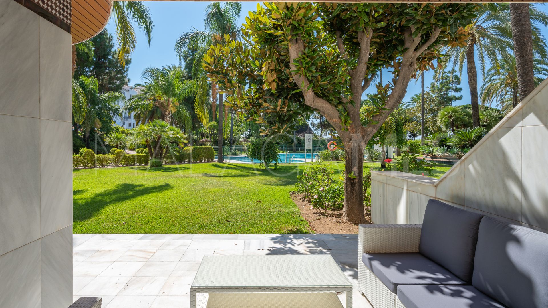 Duplex rez de chaussée for sale in Gray D'Albion