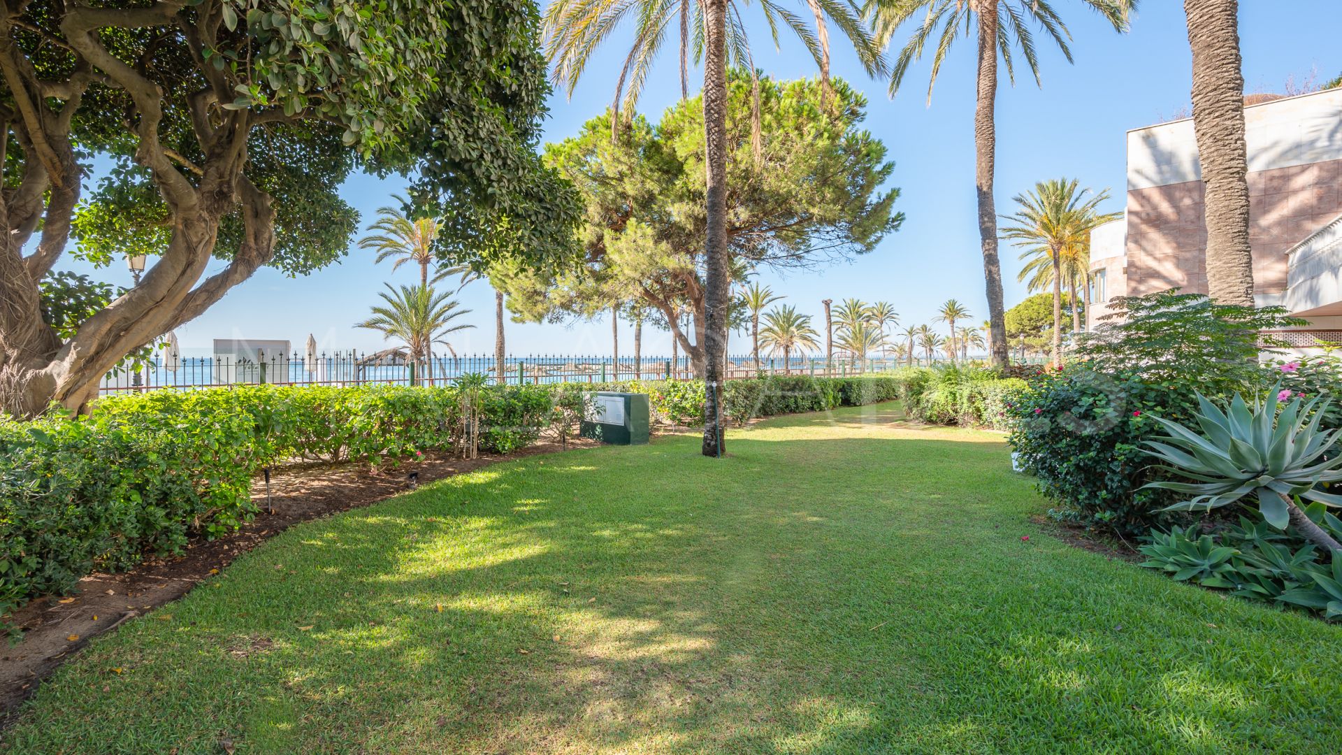 Duplex rez de chaussée for sale in Gray D'Albion