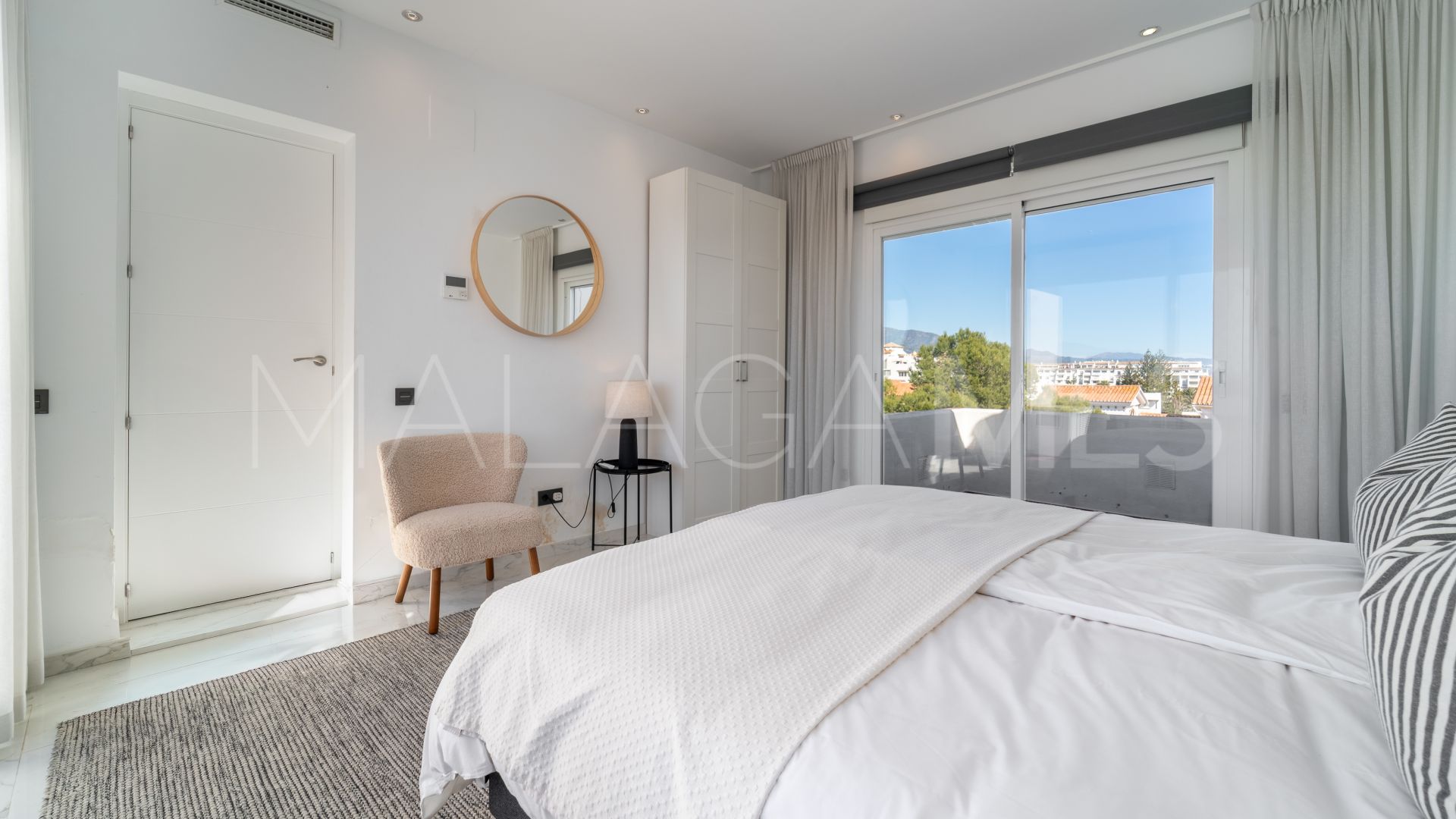 Tvåvånings takvåning for sale in Andalucia del Mar