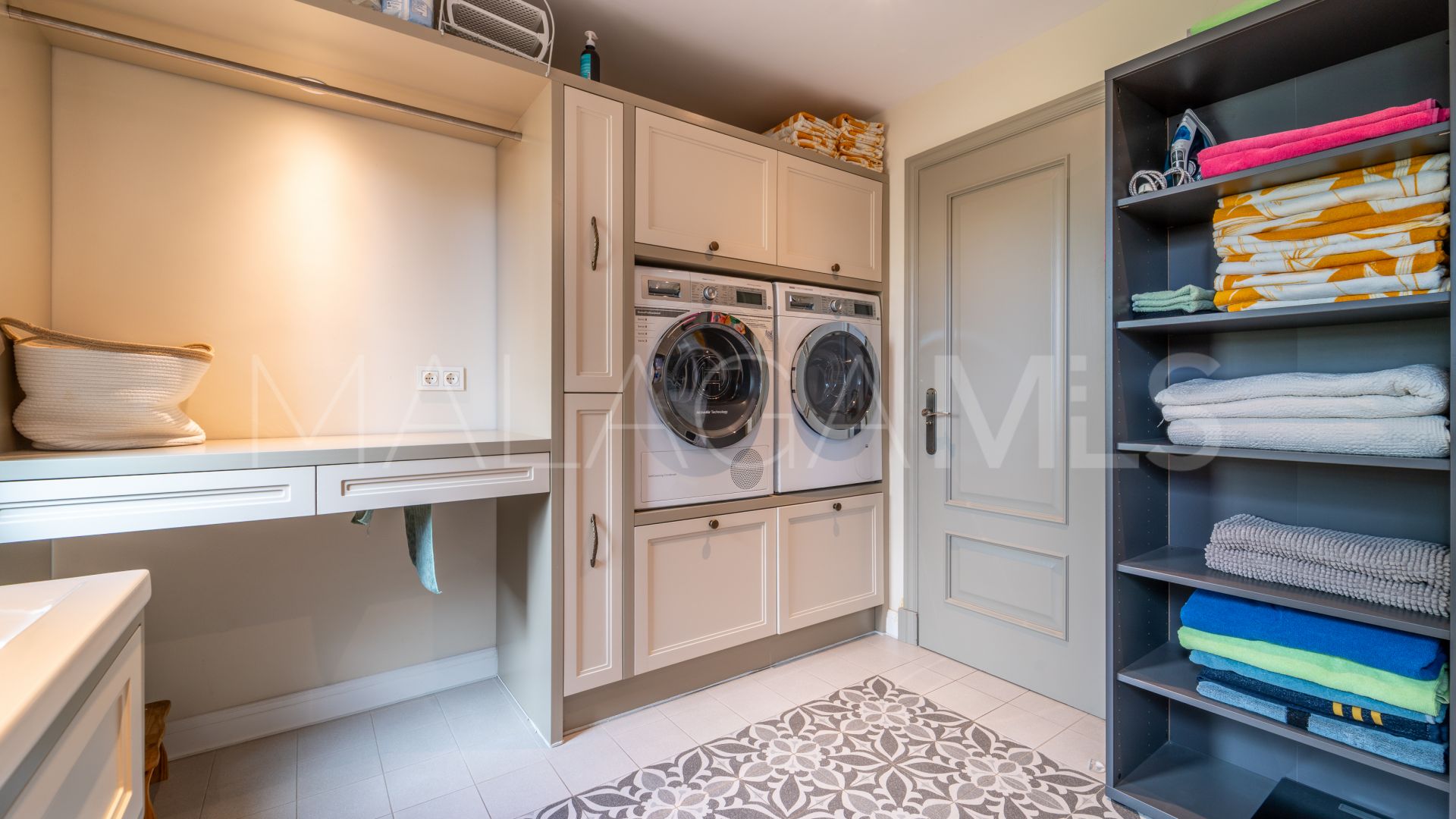 Villa for sale in El Higueral