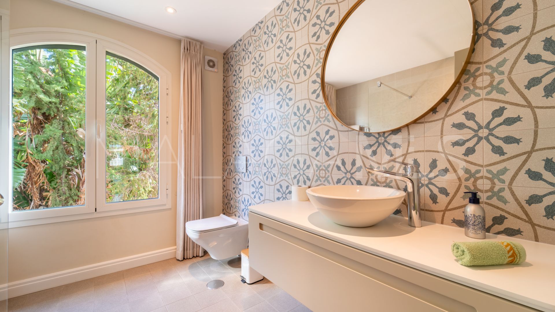 Villa for sale in El Higueral