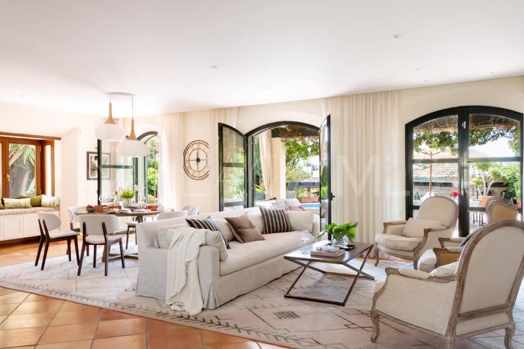 Villa for sale in El Higueral