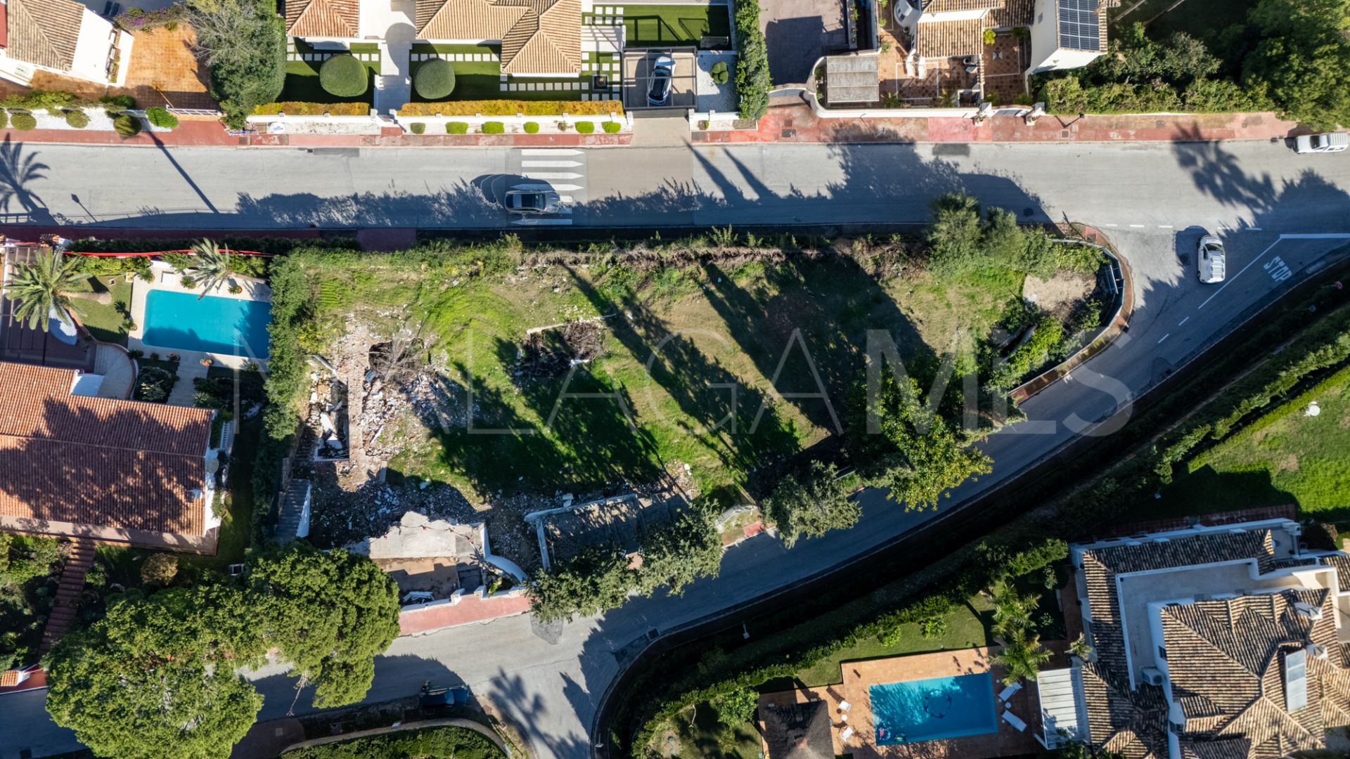 Nueva Andalucia 6 bedrooms villa for sale