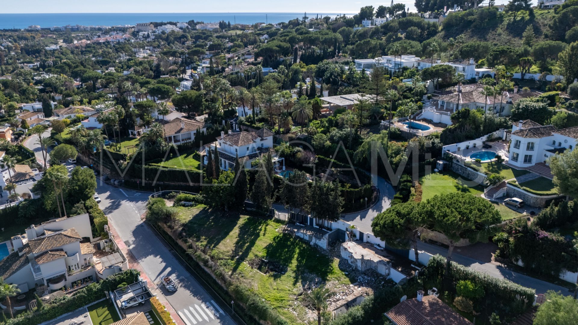 Nueva Andalucia 6 bedrooms villa for sale